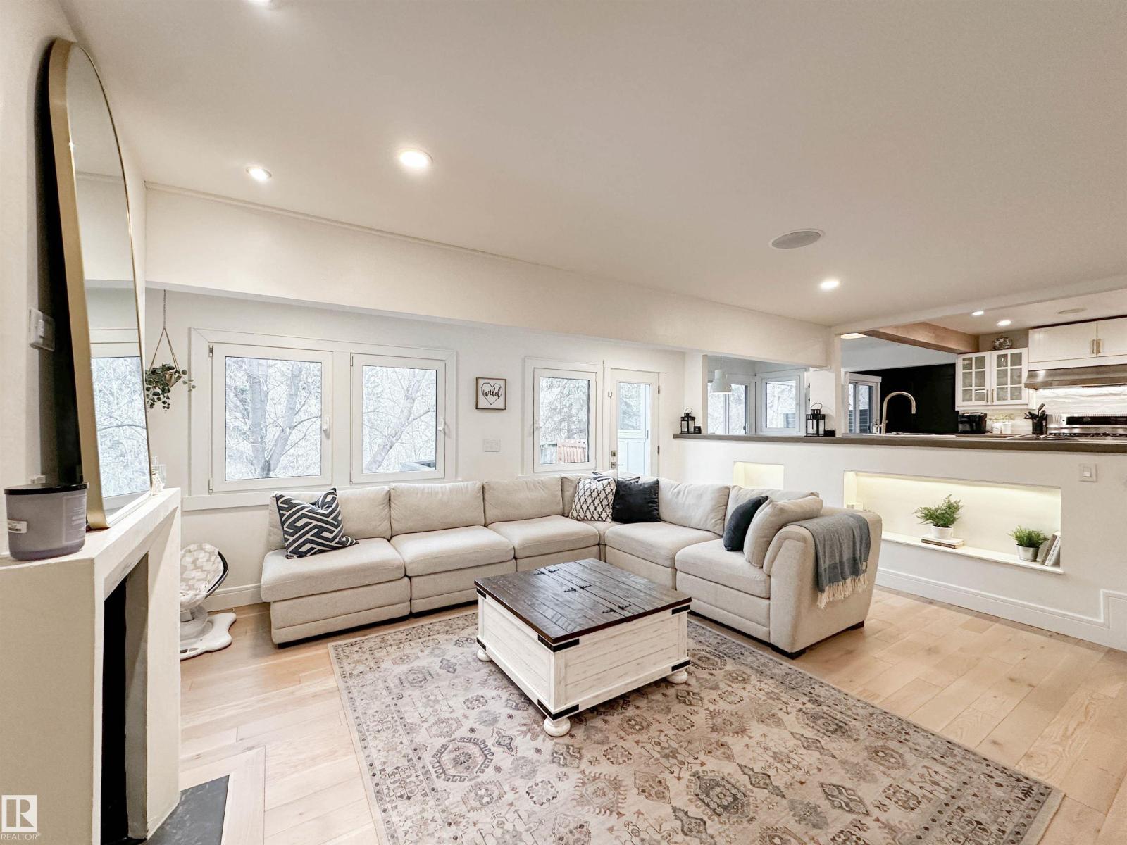 23 FLAGSTONE CR, St. Albert