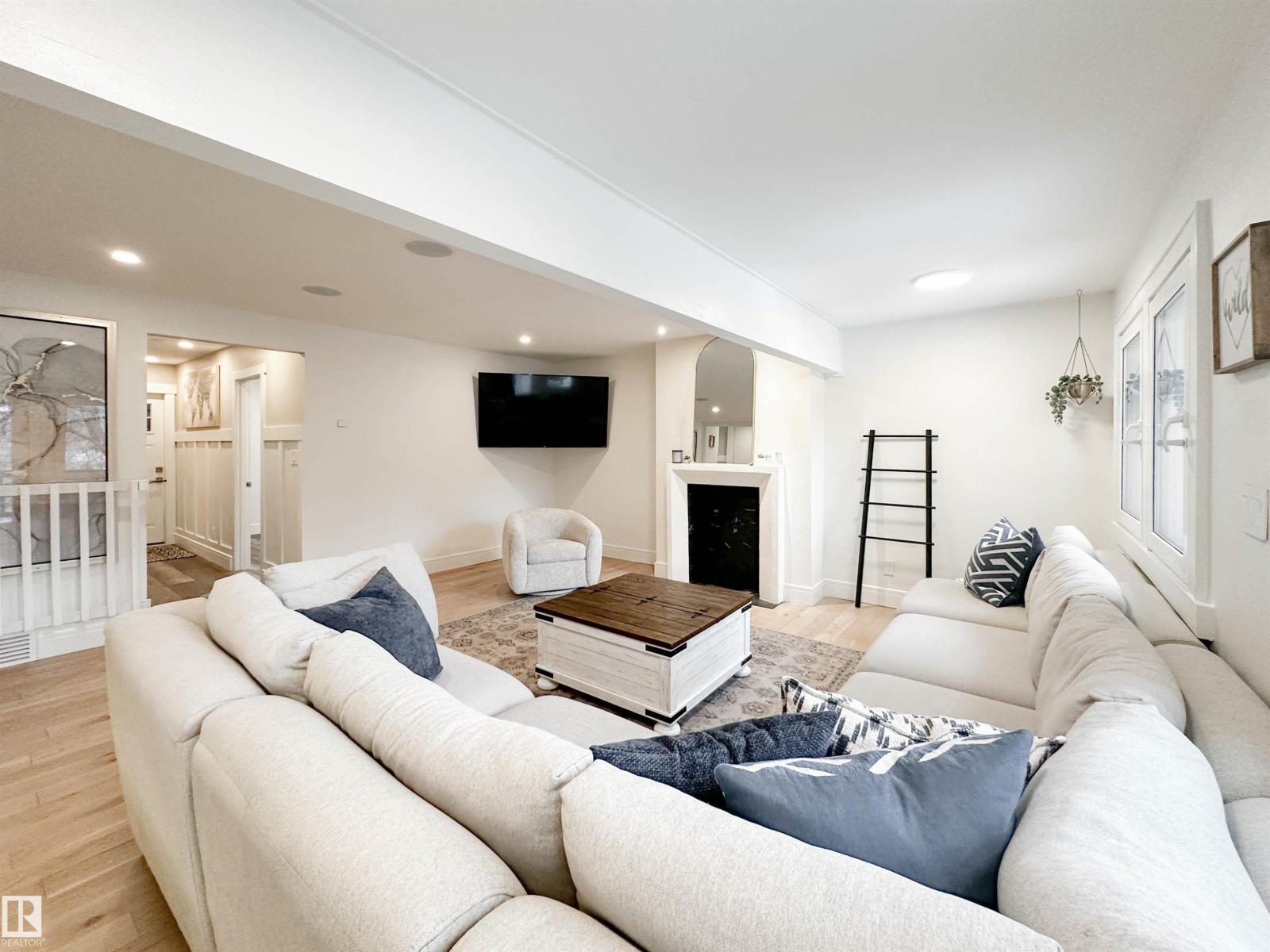 23 FLAGSTONE CR, St. Albert