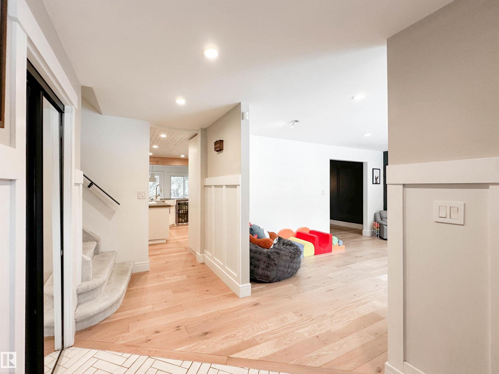 23 FLAGSTONE CR, St. Albert