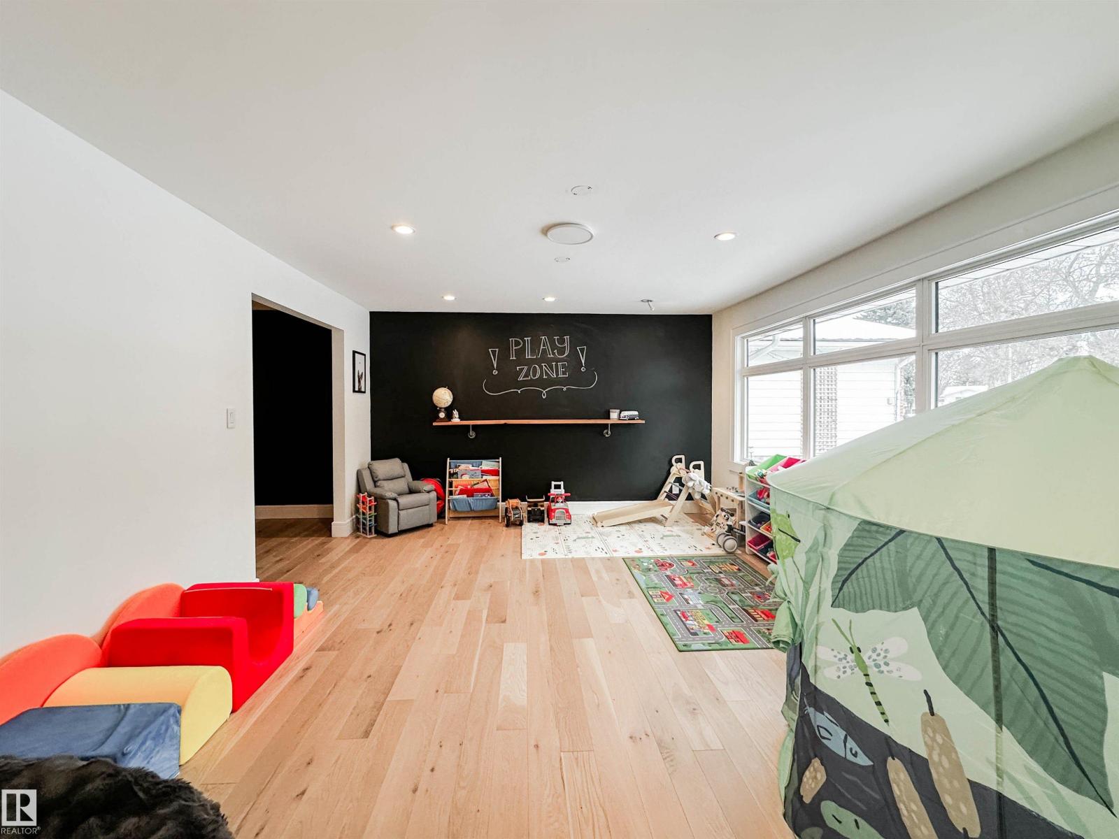 23 FLAGSTONE CR, St. Albert