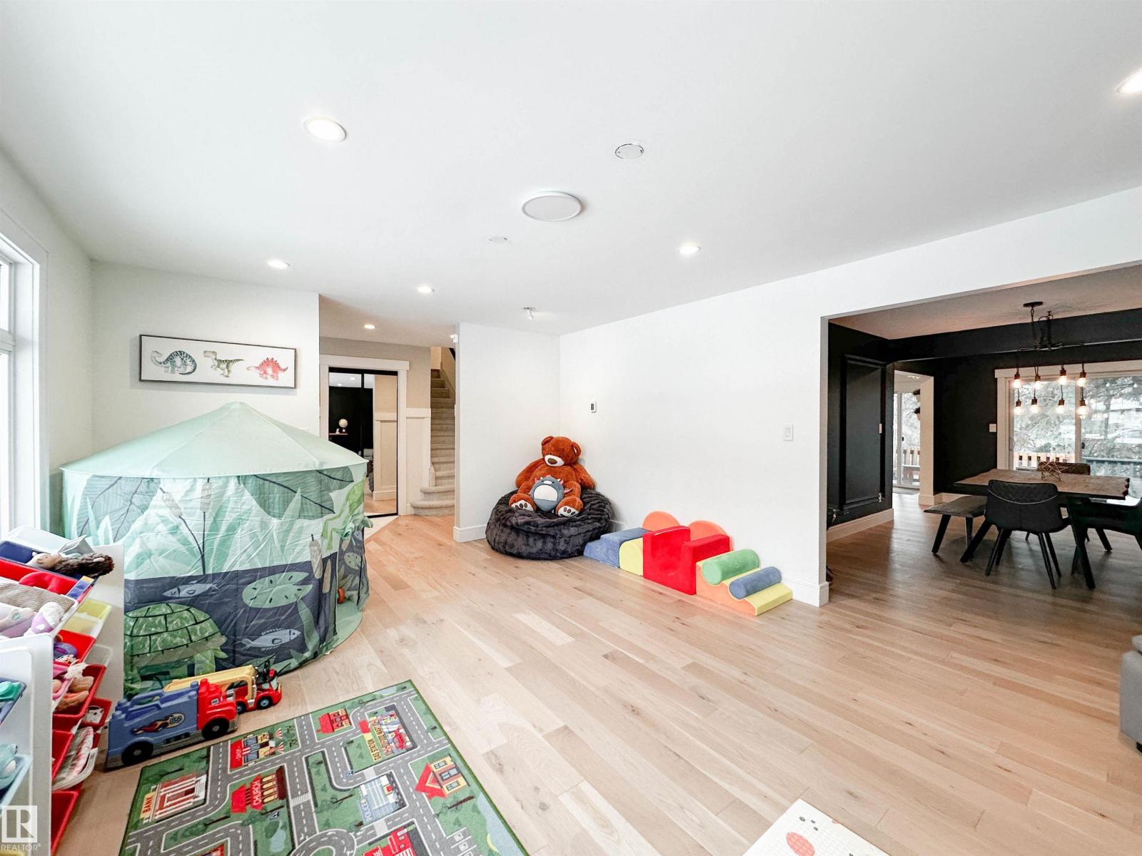 23 FLAGSTONE CR, St. Albert