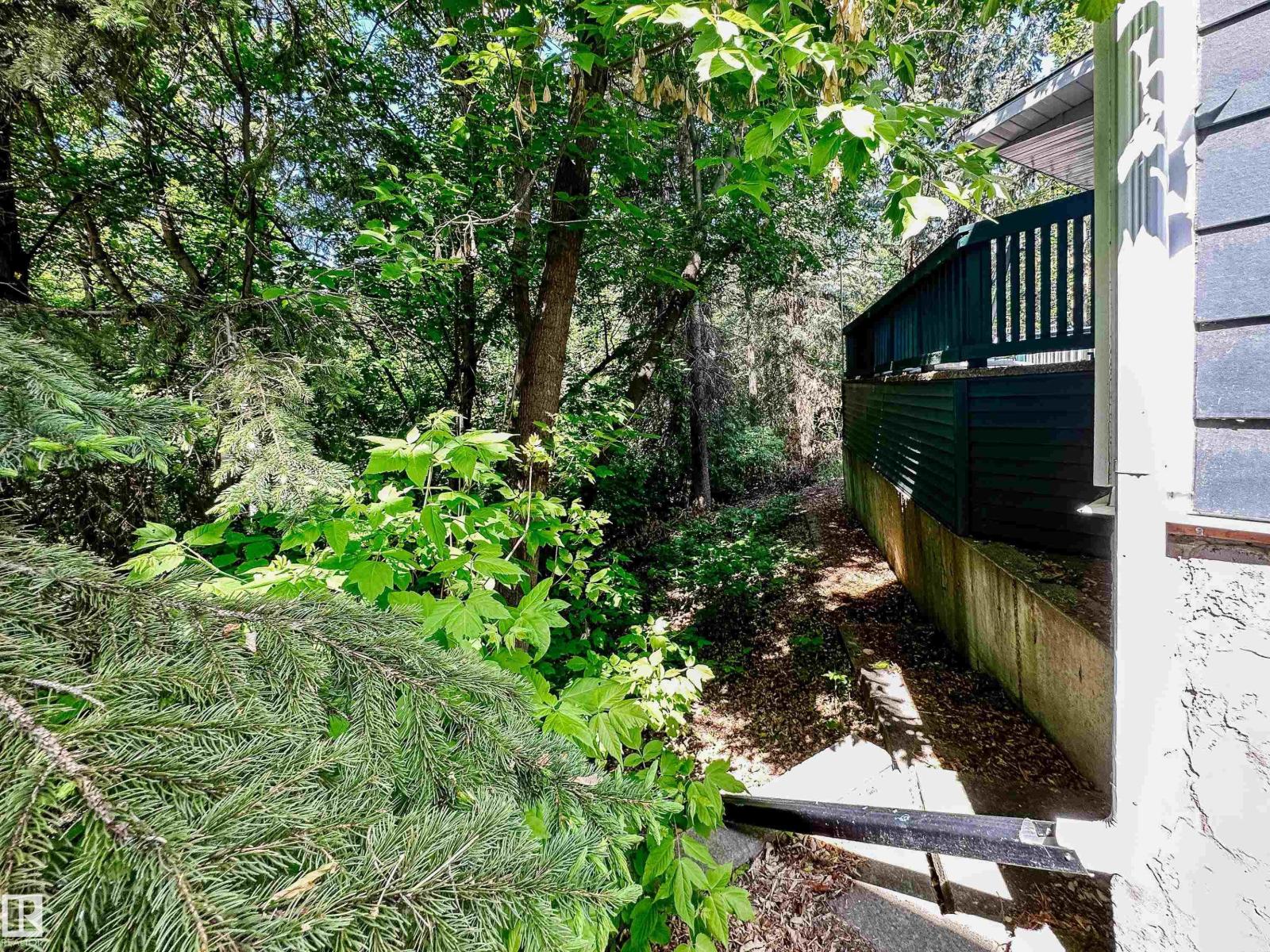 23 FLAGSTONE CR, St. Albert