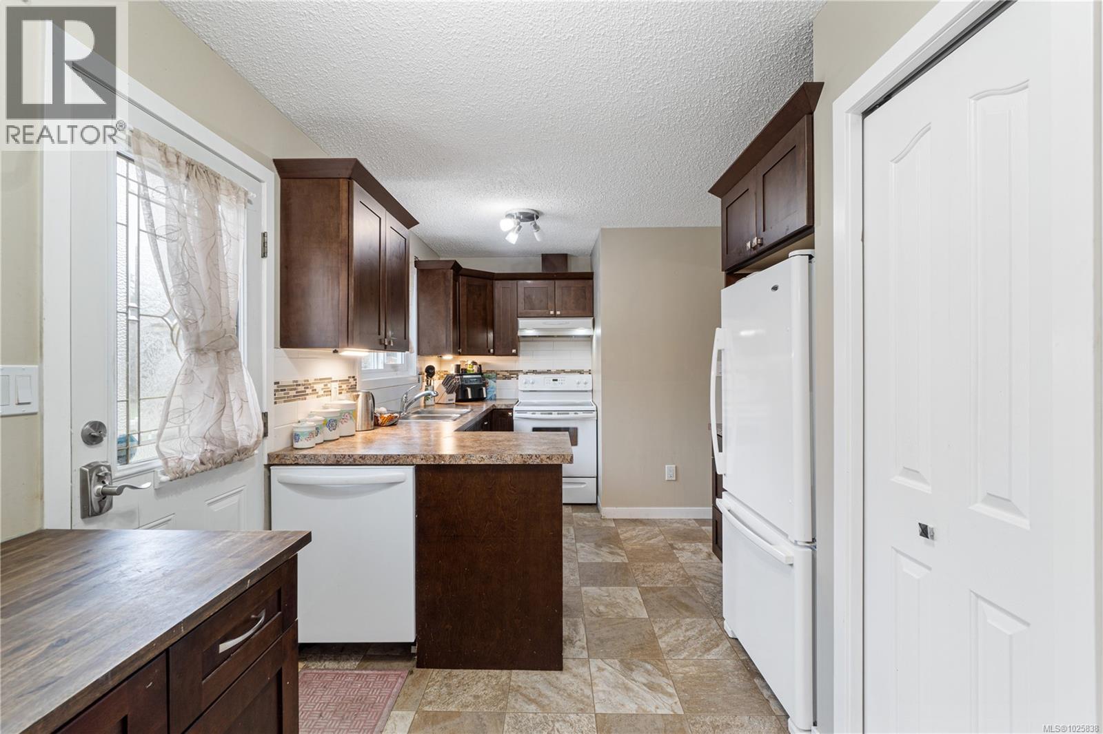 5333 Maebelle Rd, Port Alberni