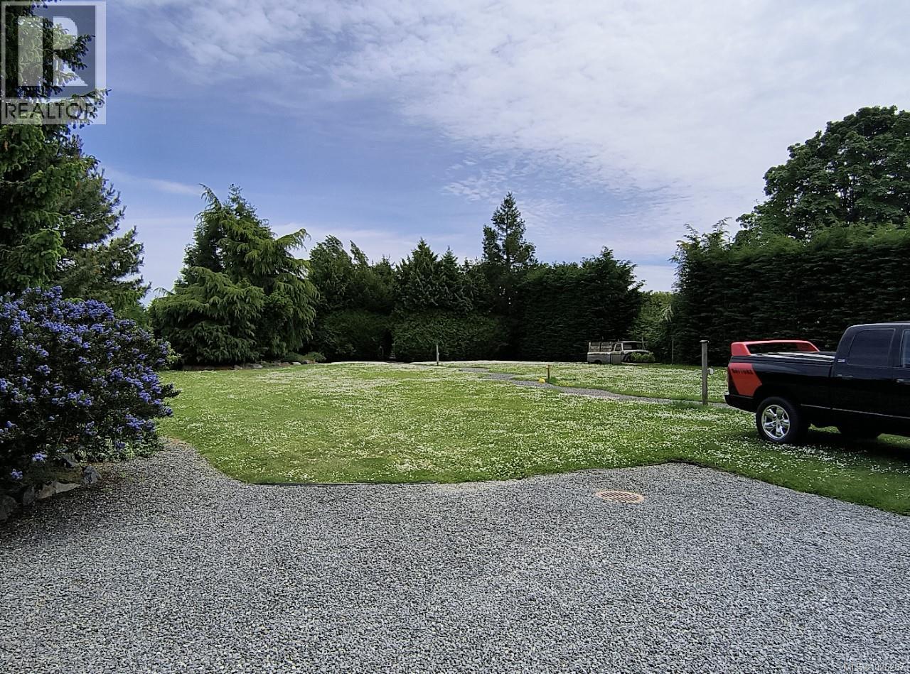 9159 East Saanich Rd - 4