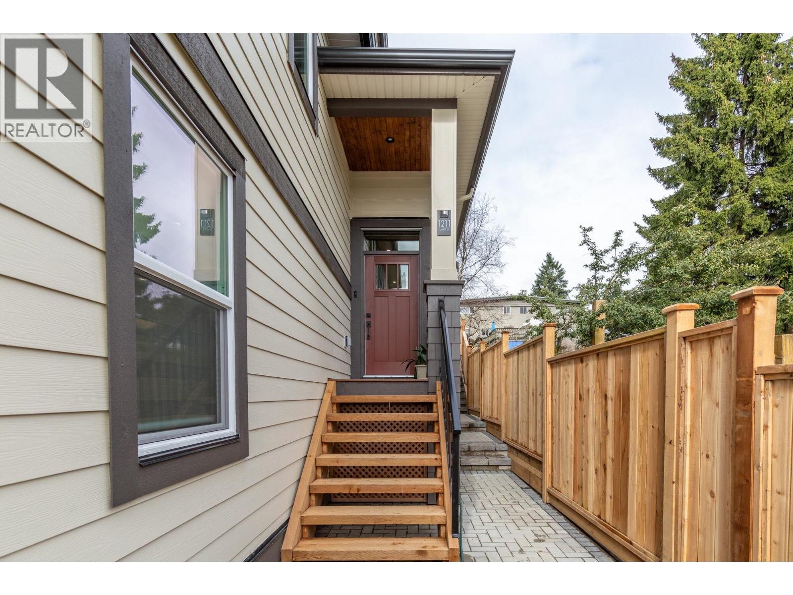 3 1211 THOMAS AVENUE - Photo 2 of 38, Coquitlam, British Columbia