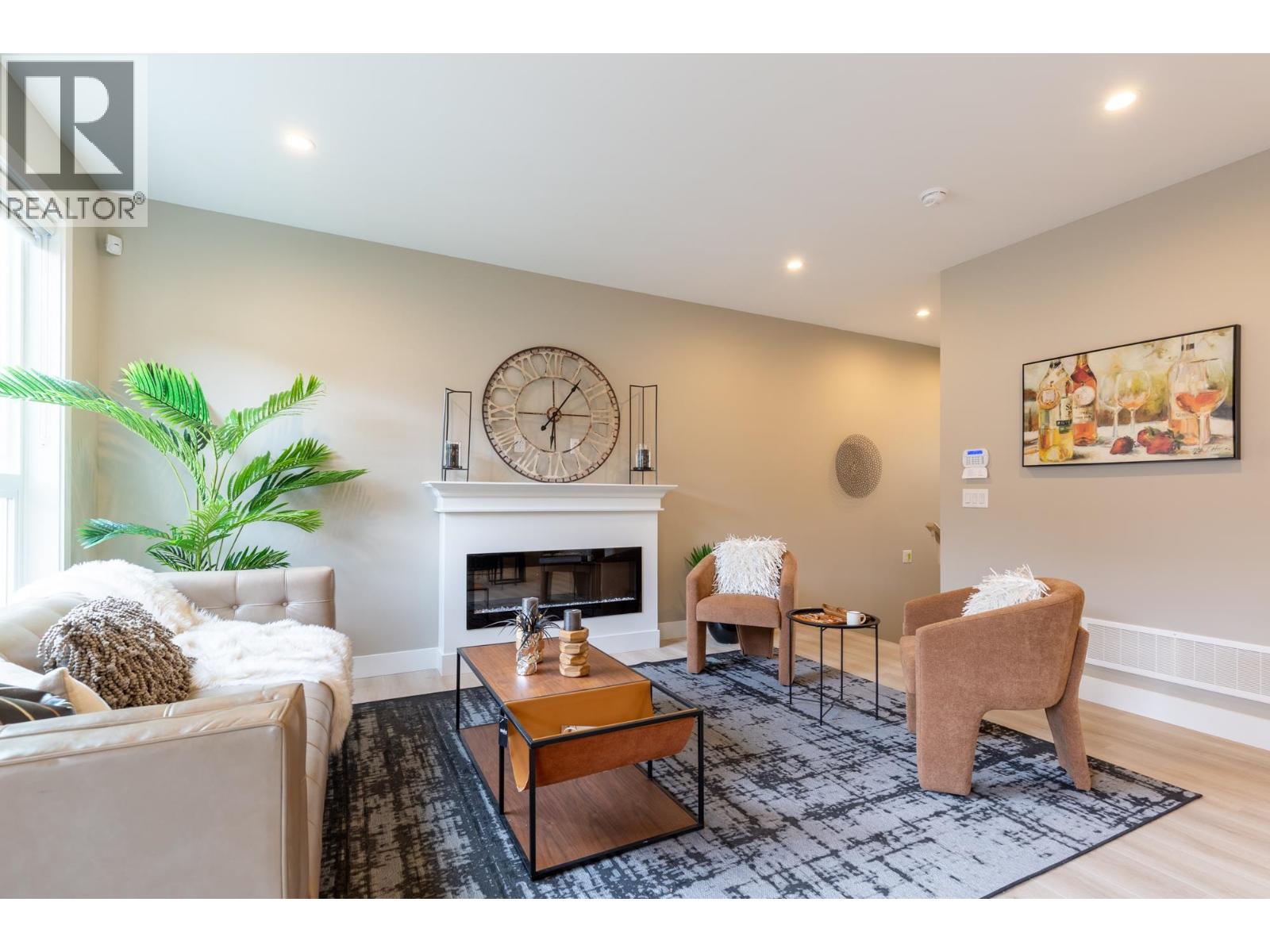 3 1211 THOMAS AVENUE, Coquitlam