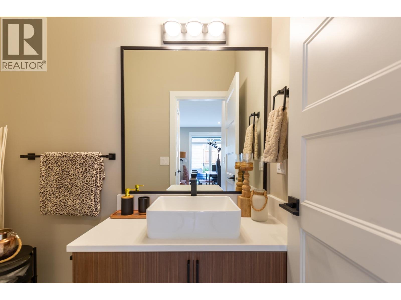 3 1211 THOMAS AVENUE, Coquitlam