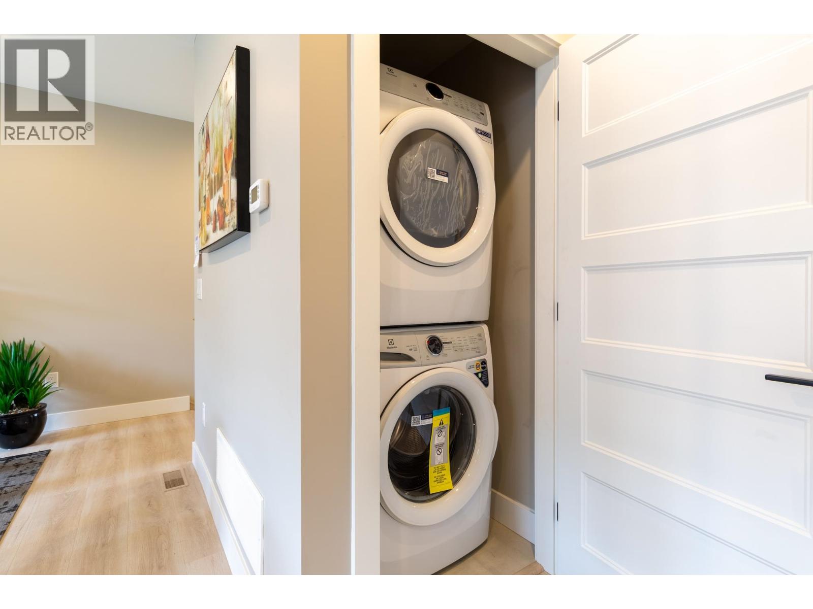 3 1211 THOMAS AVENUE, Coquitlam