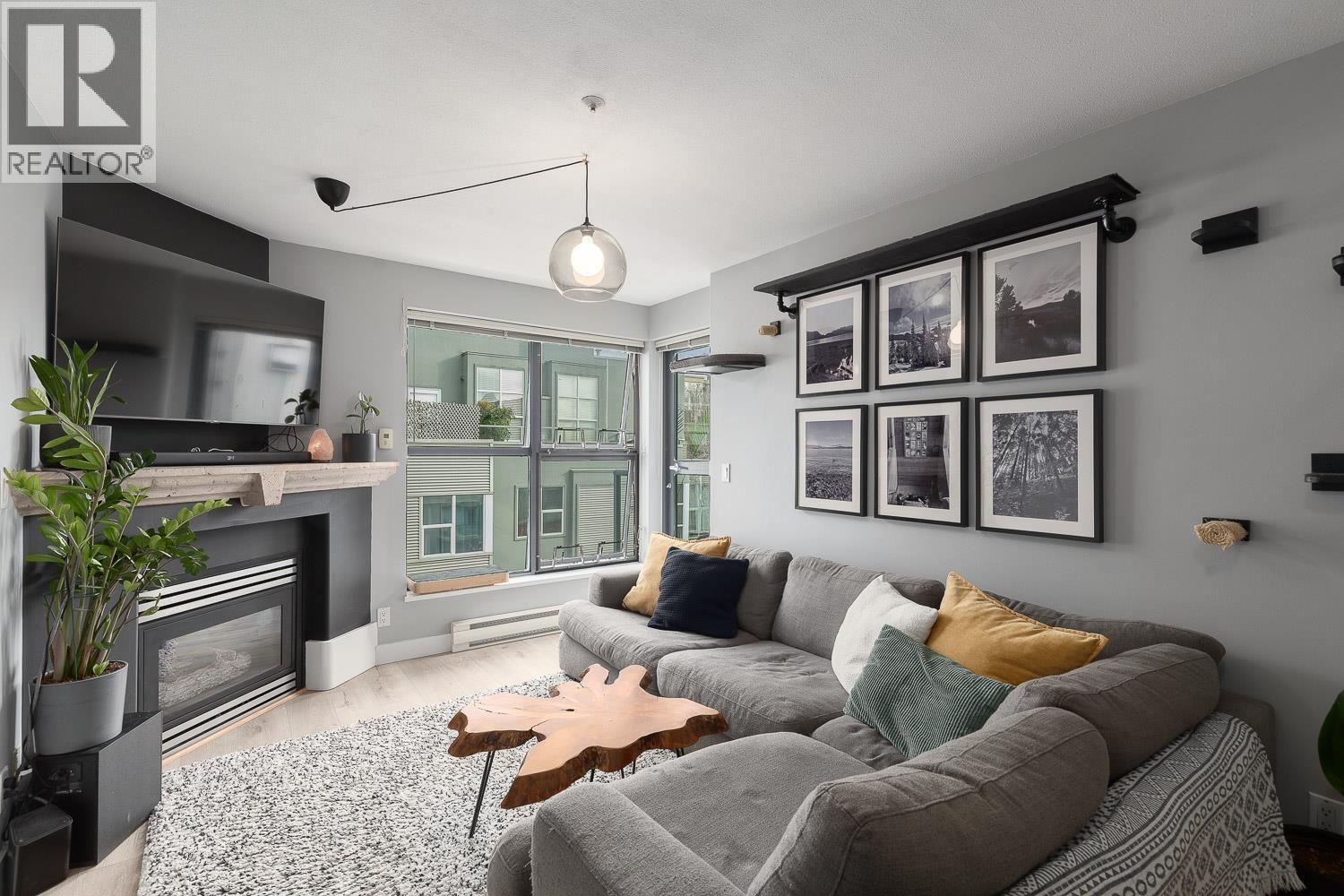 405 2688 VINE STREET