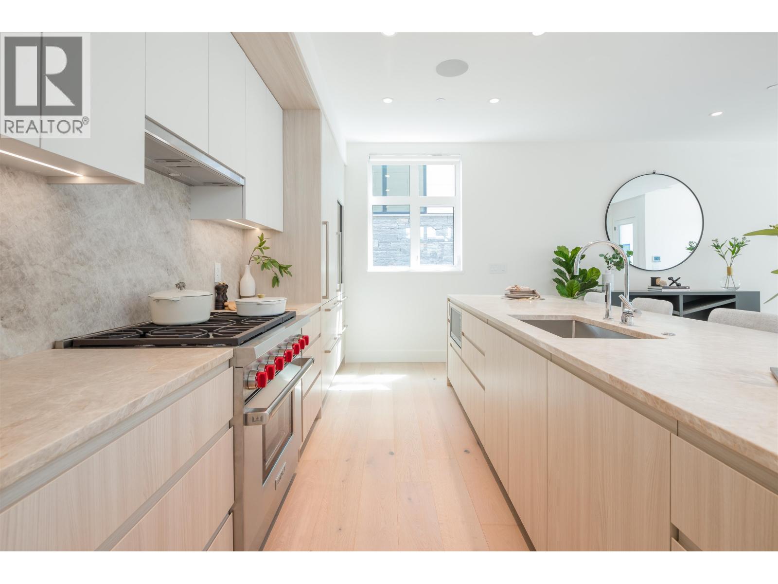 598 ARTHUR ERICKSON PLACE, West Vancouver