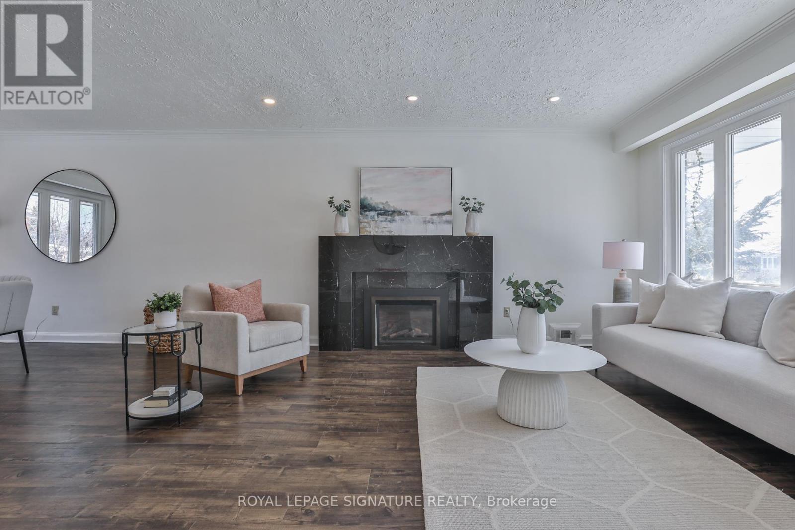 27 LEJUNE ROAD - Photo 3 of 39, Toronto (Tam O'Shanter-Sullivan), Ontario