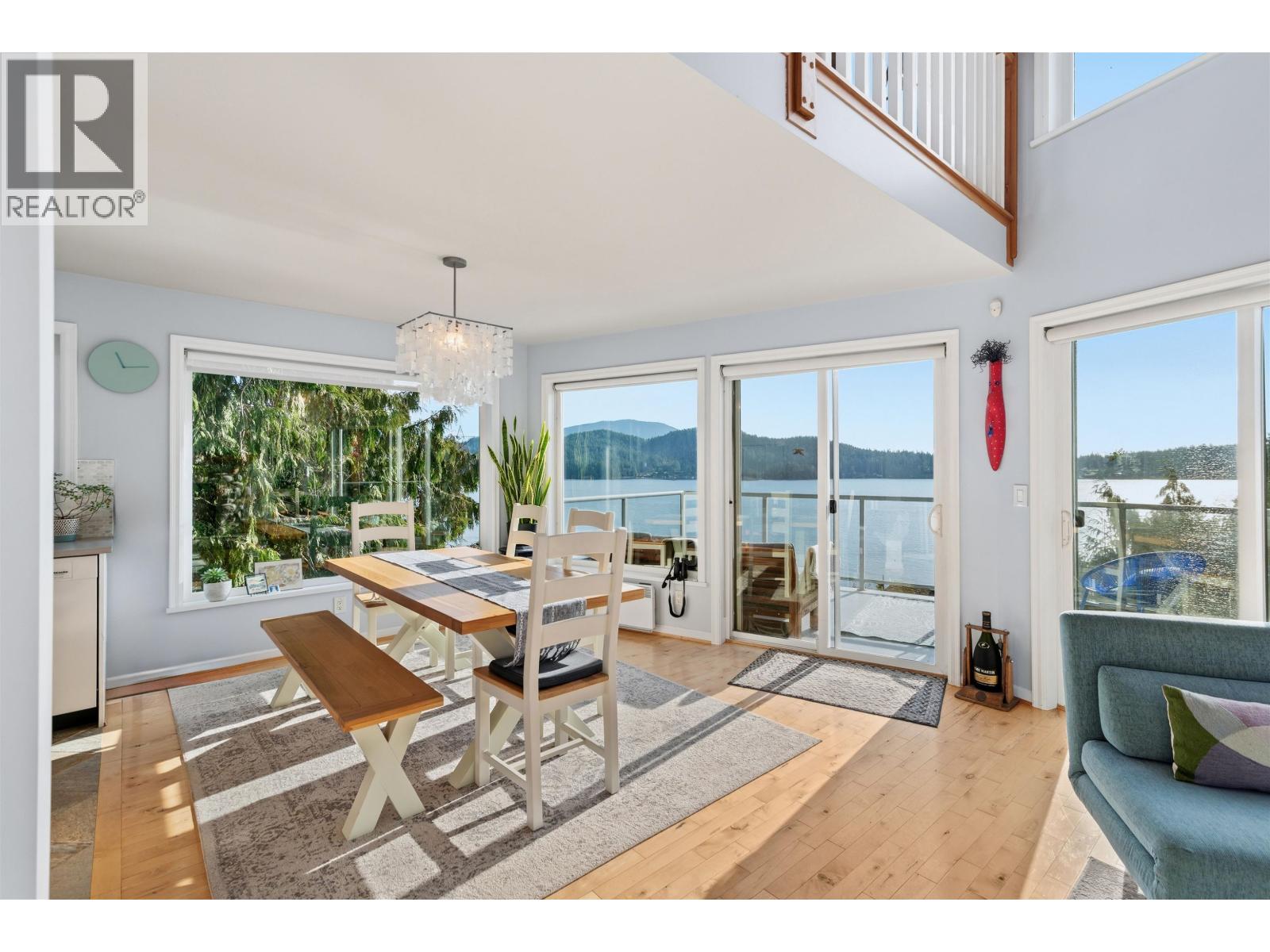 481 CENTRAL AVENUE, Gibsons