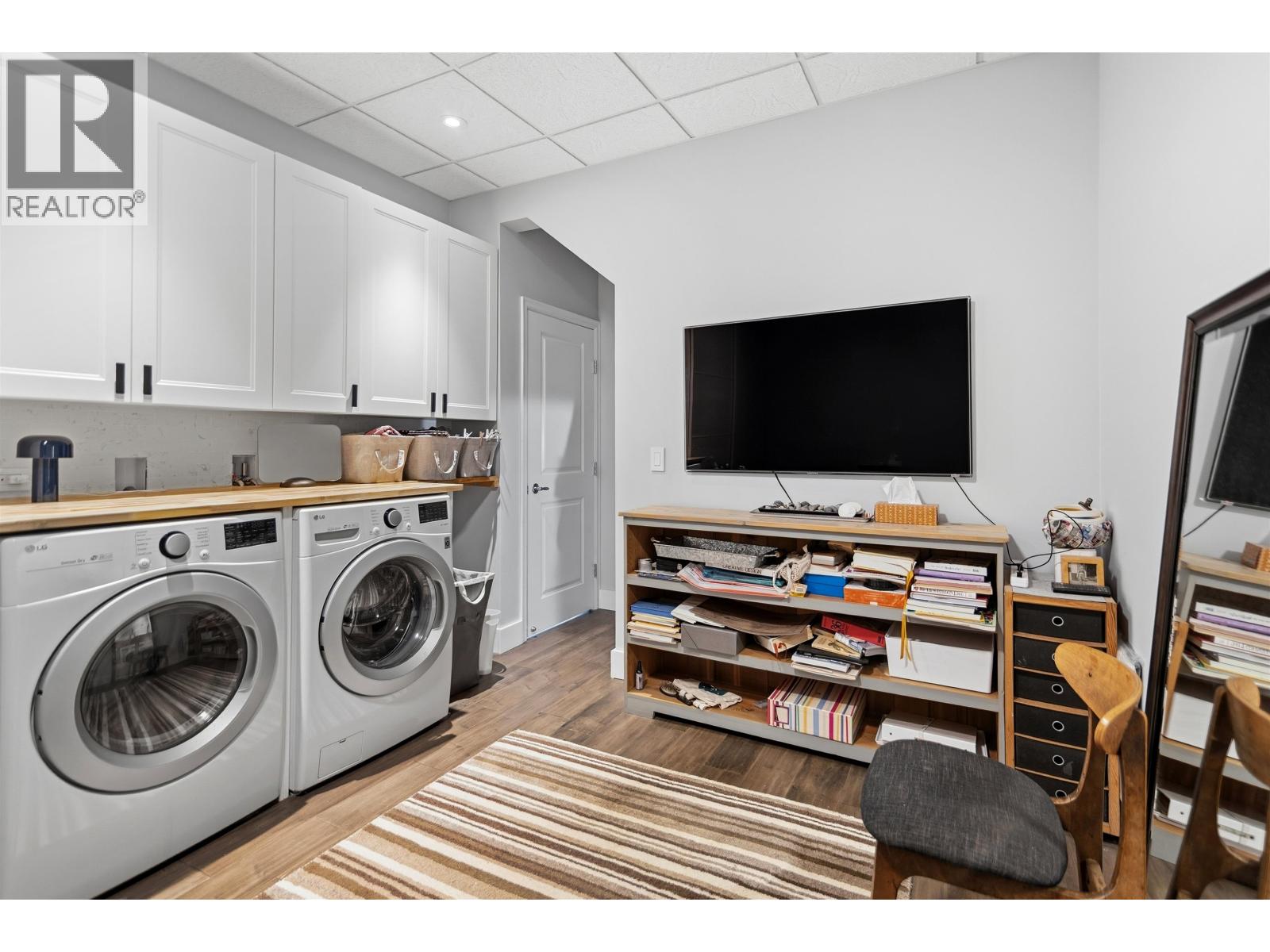 481 CENTRAL AVENUE, Gibsons