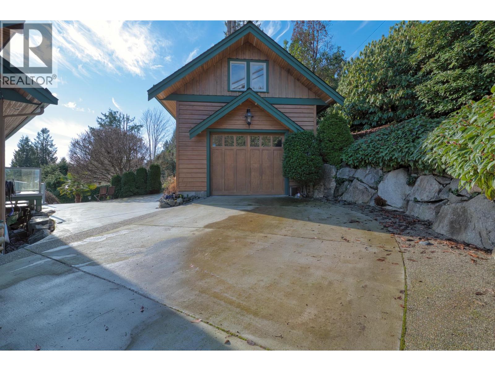 481 CENTRAL AVENUE, Gibsons