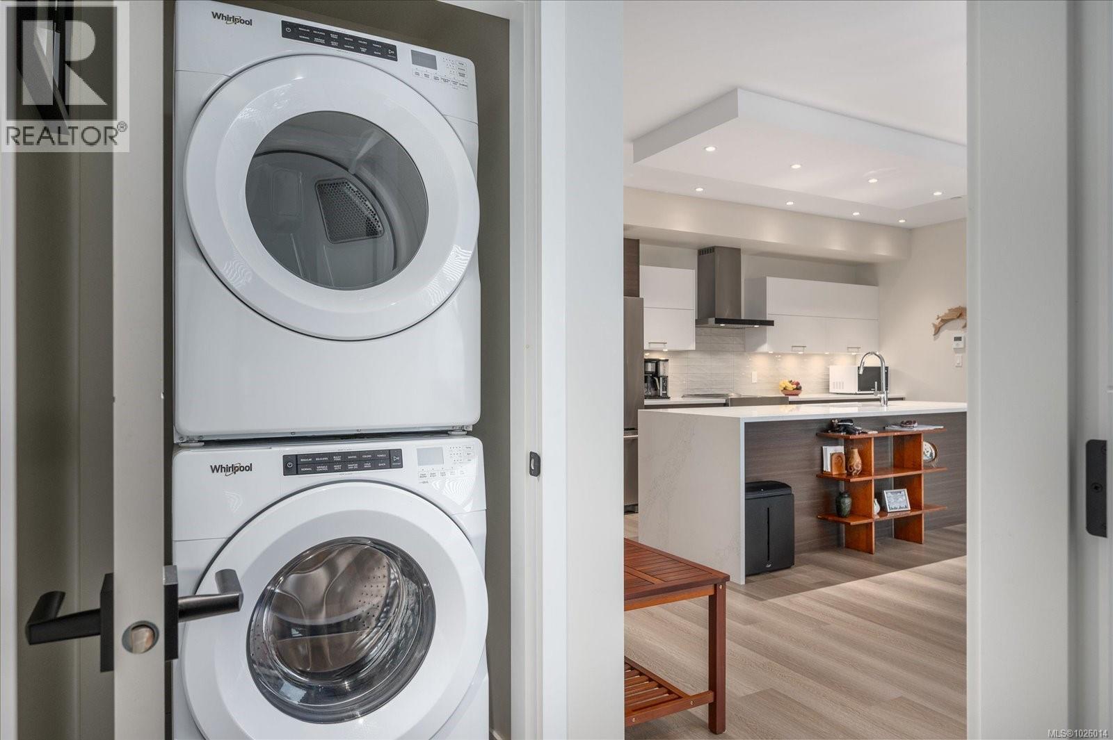 204 100 Lombardy St, Parksville