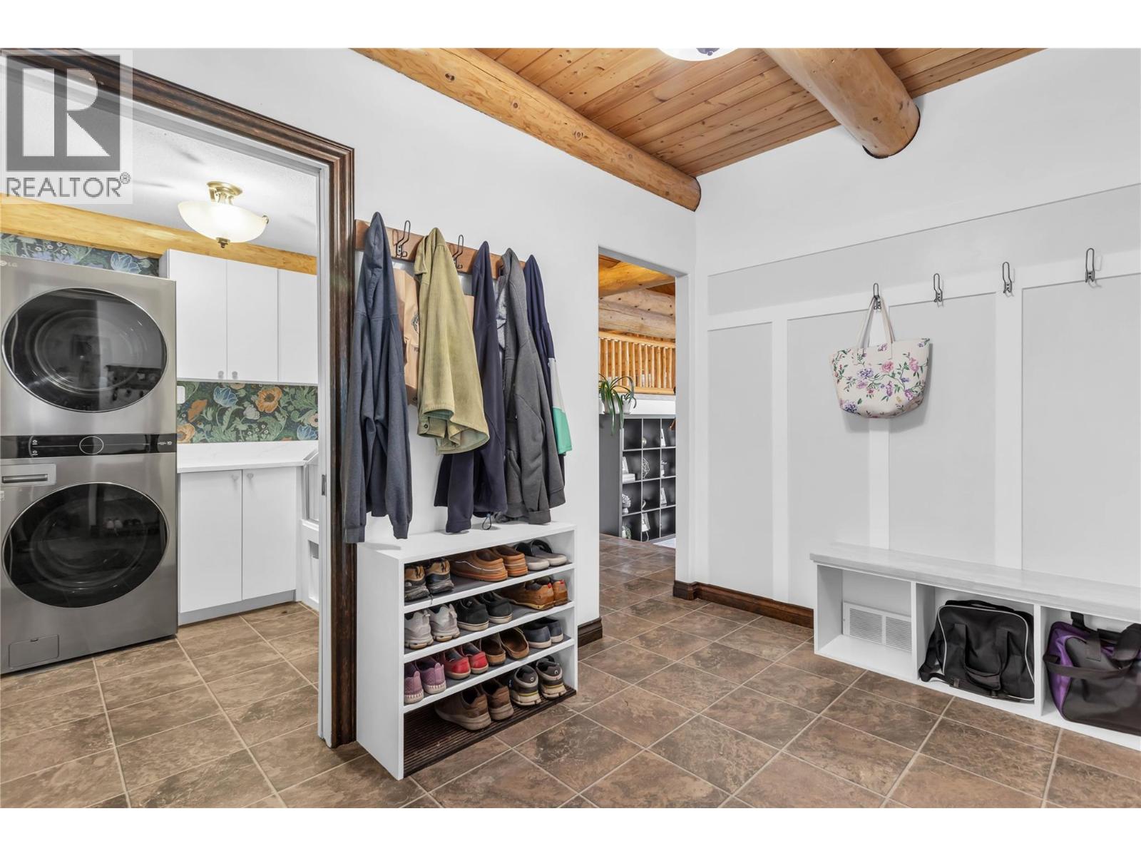 5738 Goudie Road - 37