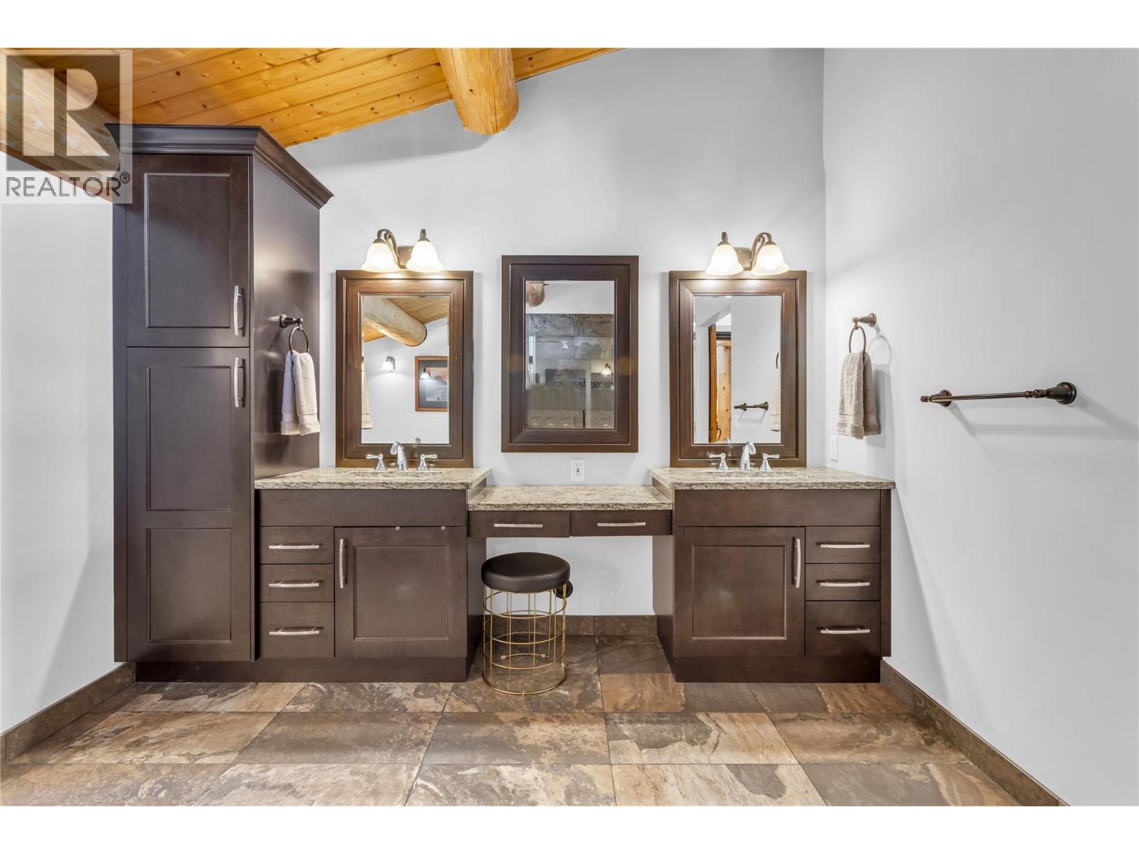 5738 Goudie Road - 45