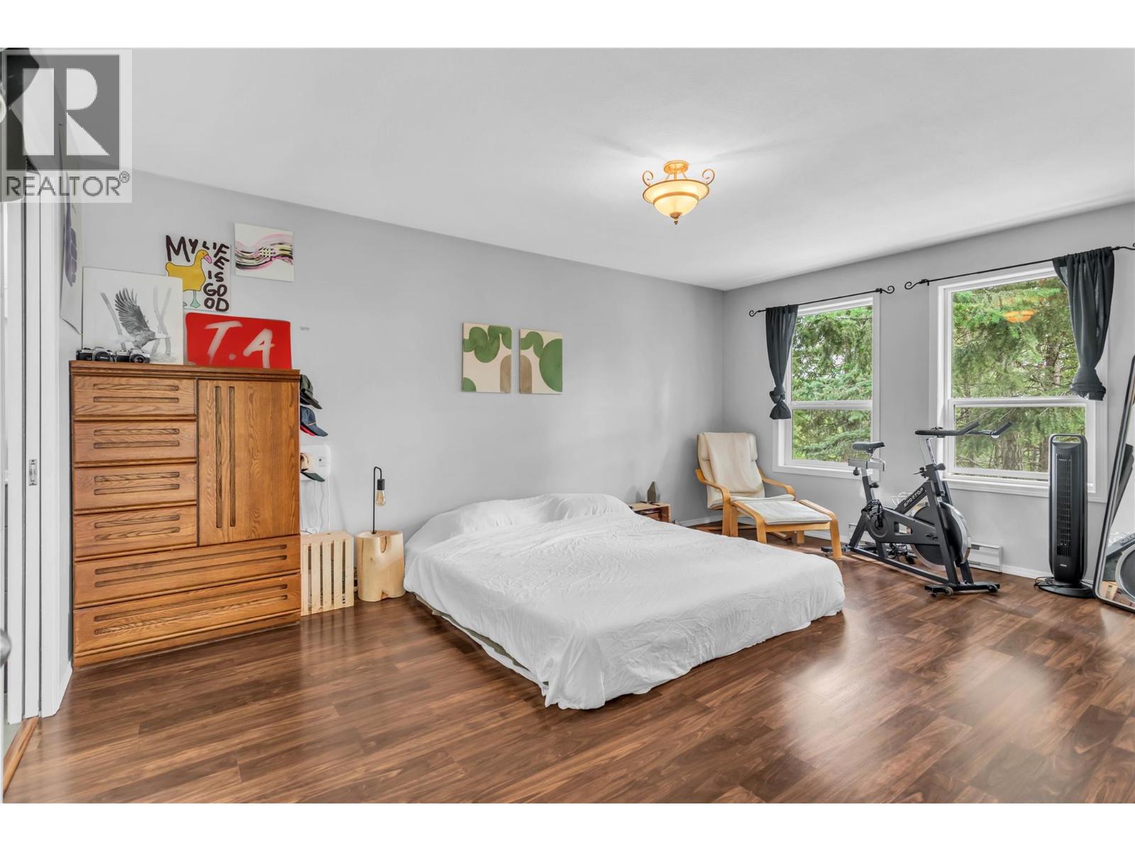 5738 Goudie Road - 70