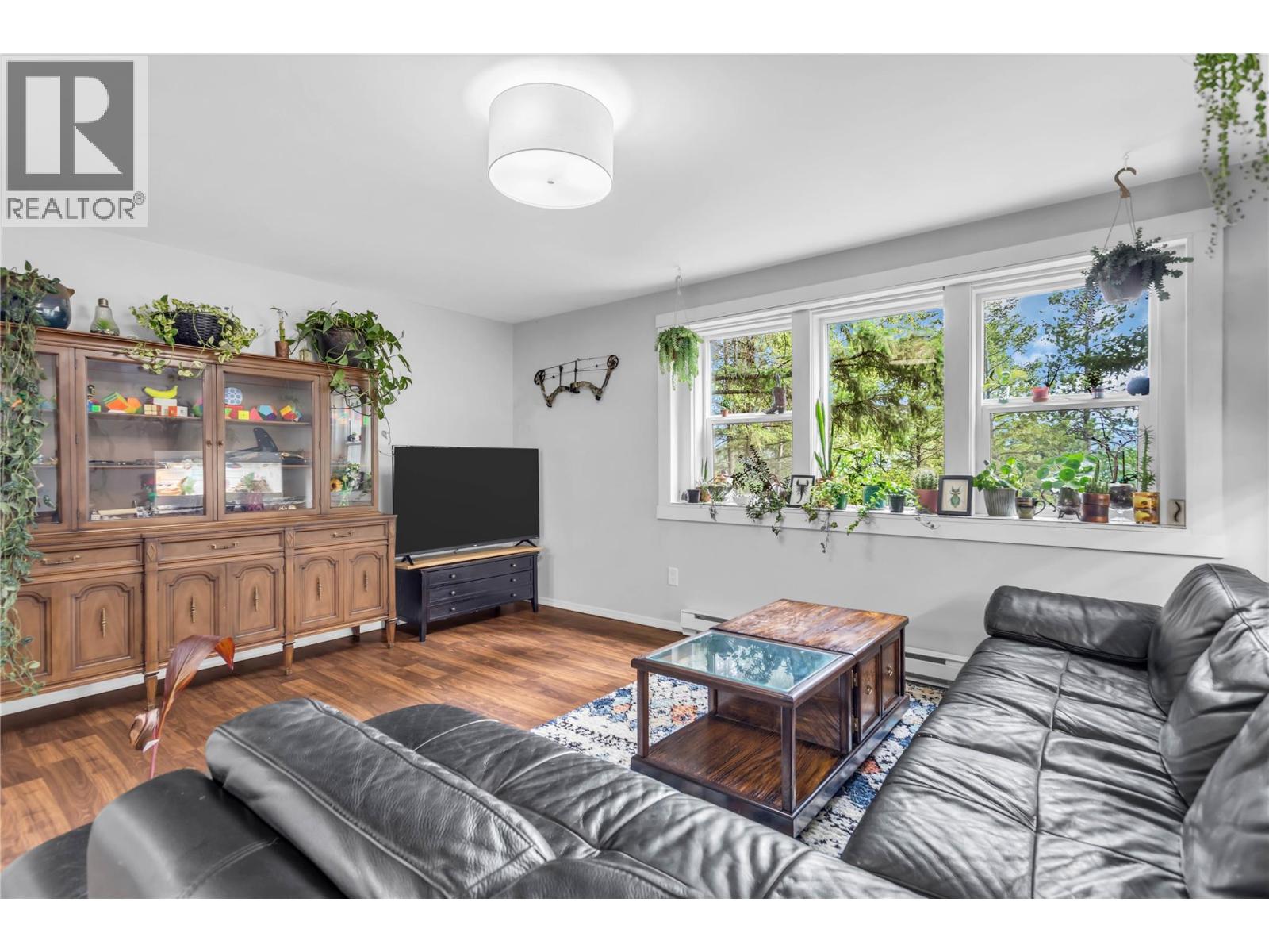5738 Goudie Road - 78