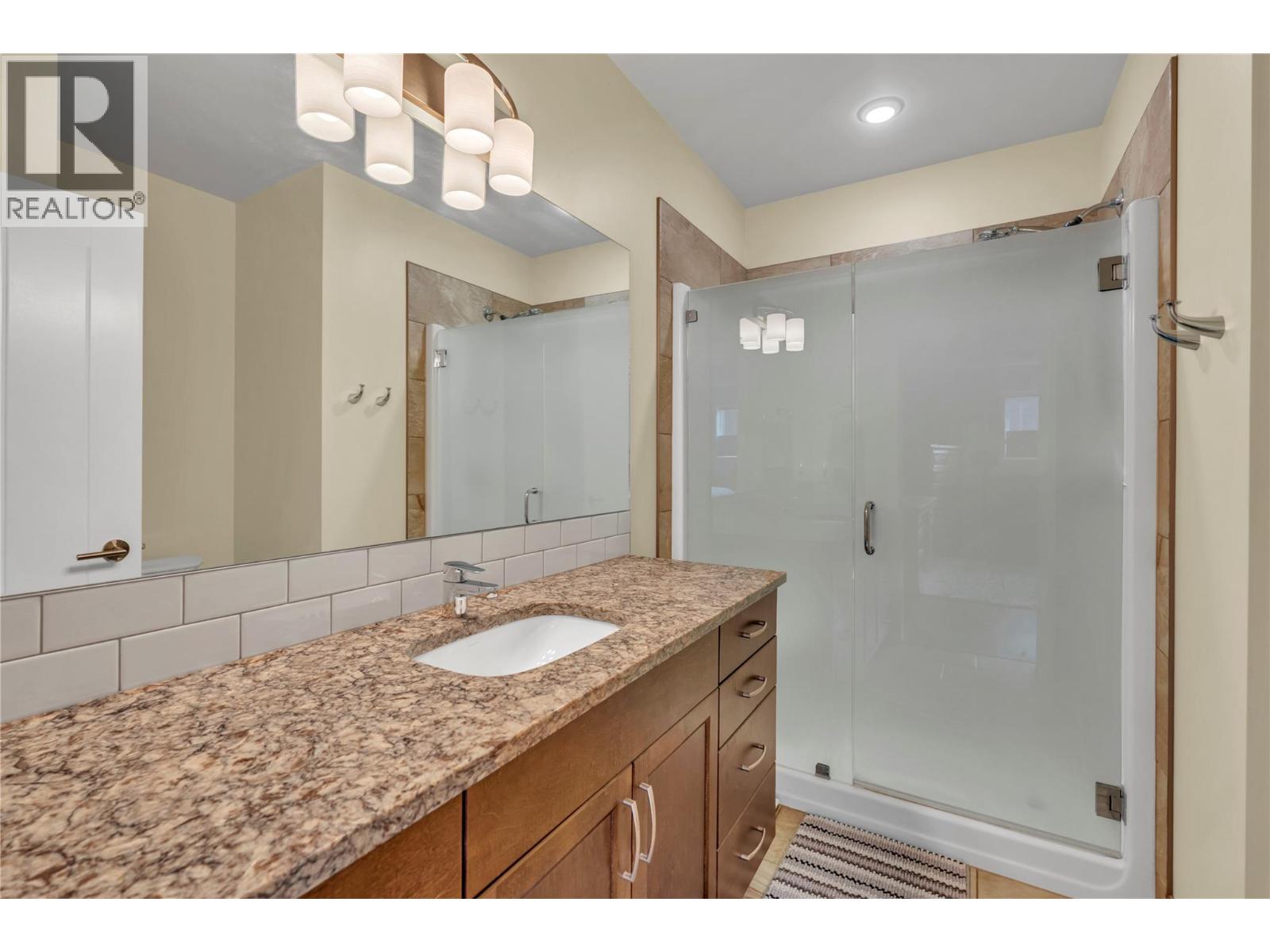  1011 Dynes Avenue, Penticton