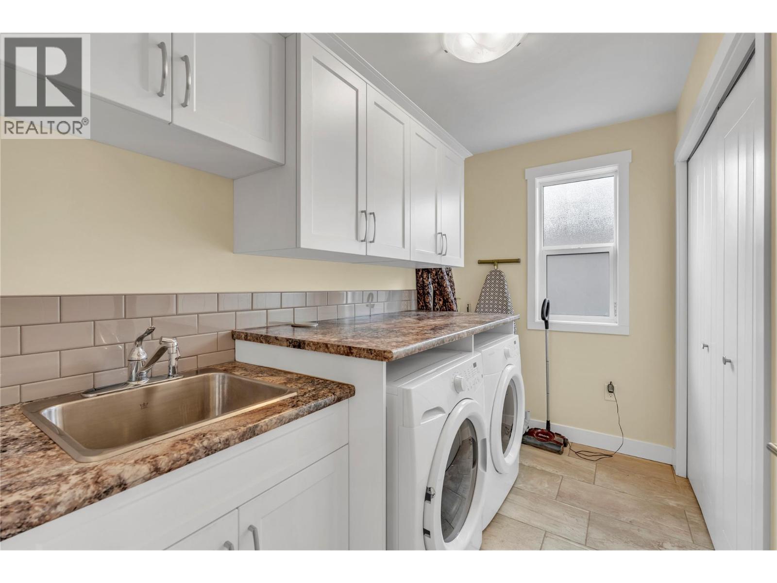  1011 Dynes Avenue, Penticton