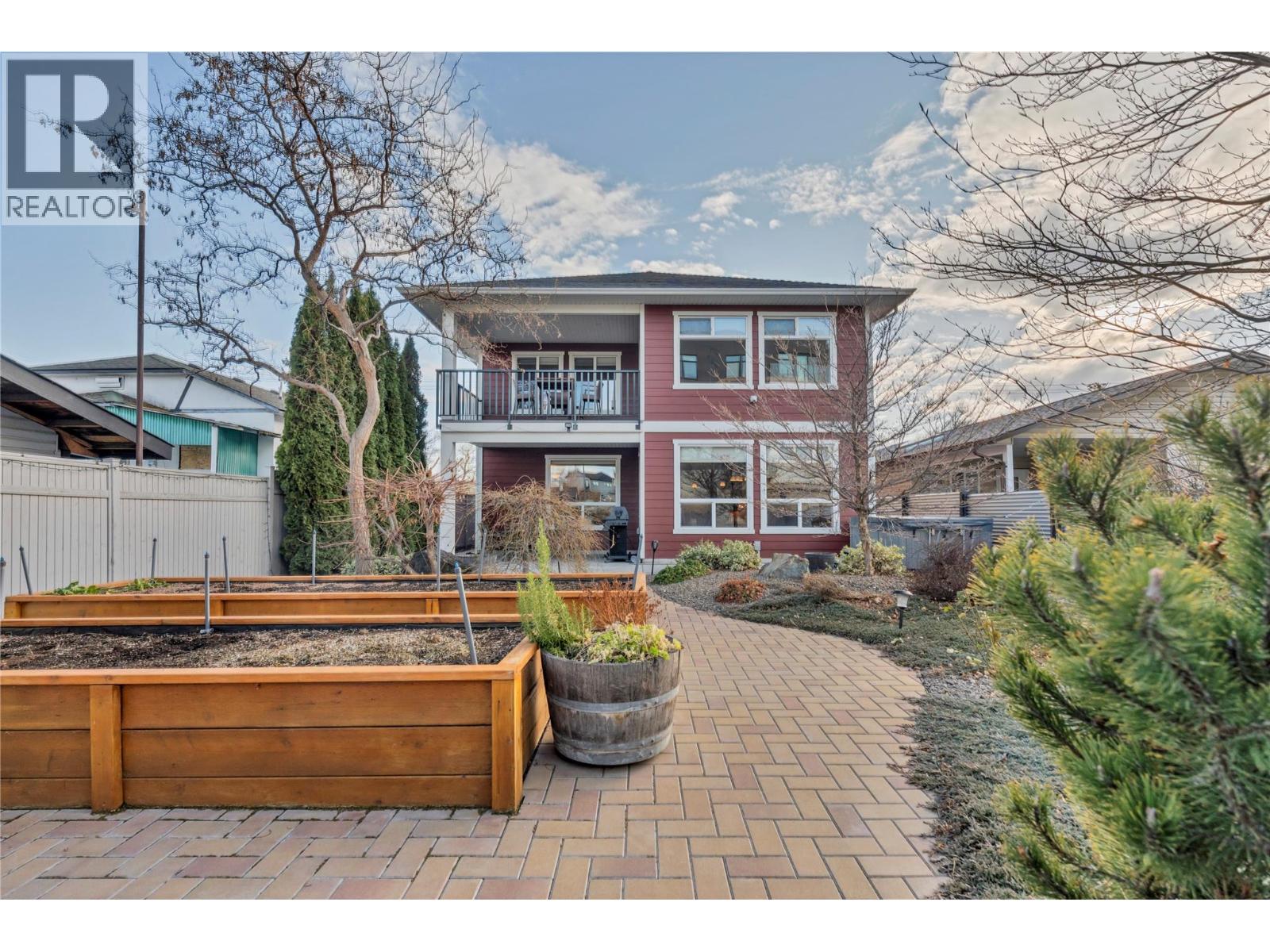  1011 Dynes Avenue, Penticton