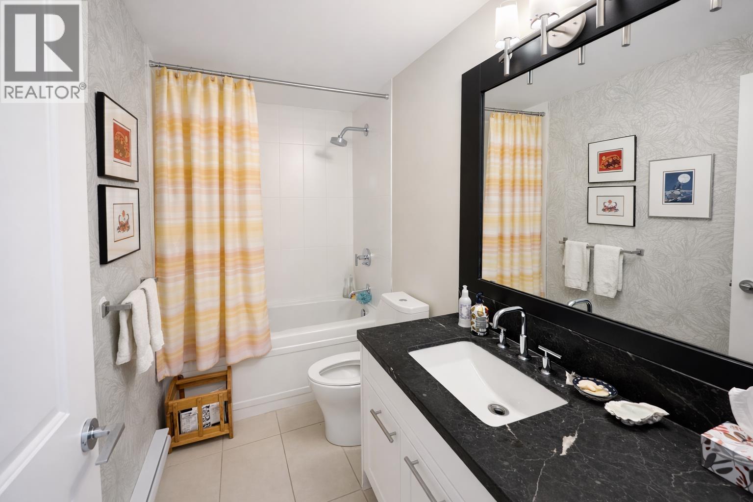 206 5665 TEREDO STREET, Sechelt