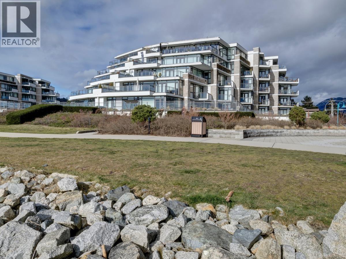 206 5665 TEREDO STREET, Sechelt