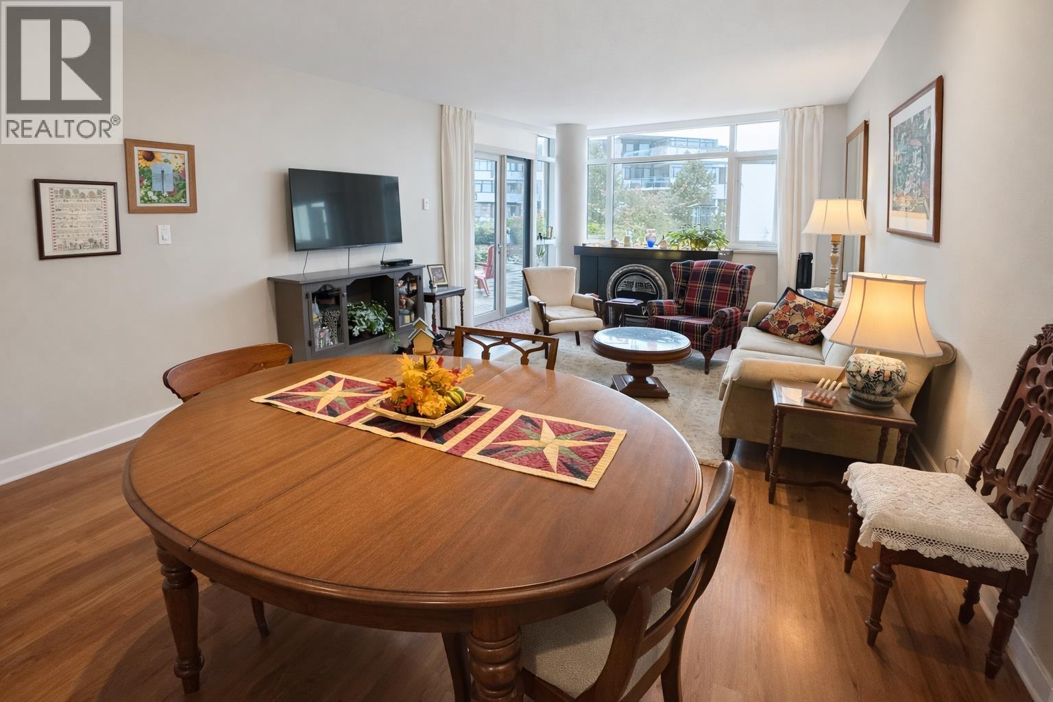 206 5665 TEREDO STREET, Sechelt