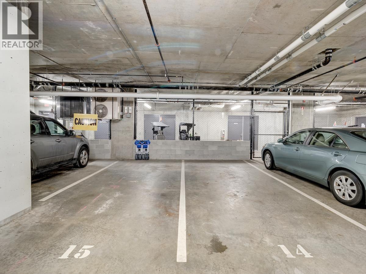 206 5665 TEREDO STREET, Sechelt