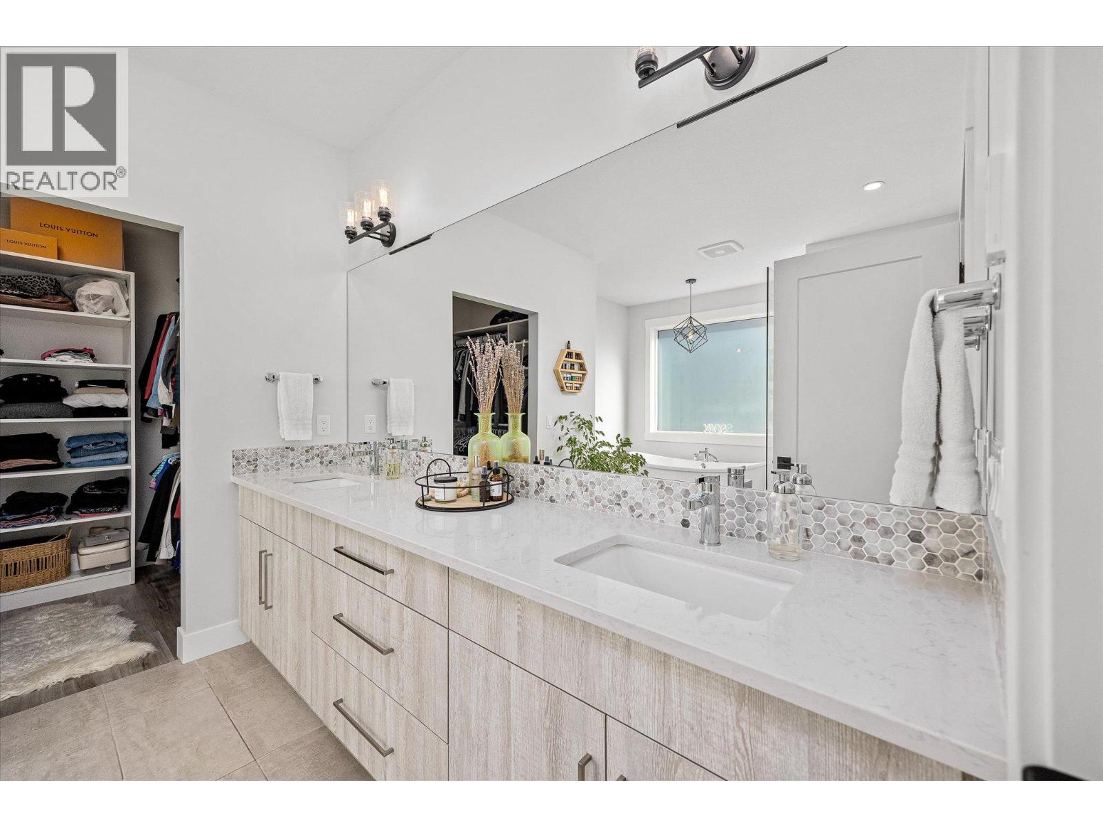 7 2575 Eagle Ridge Drive, West Kelowna