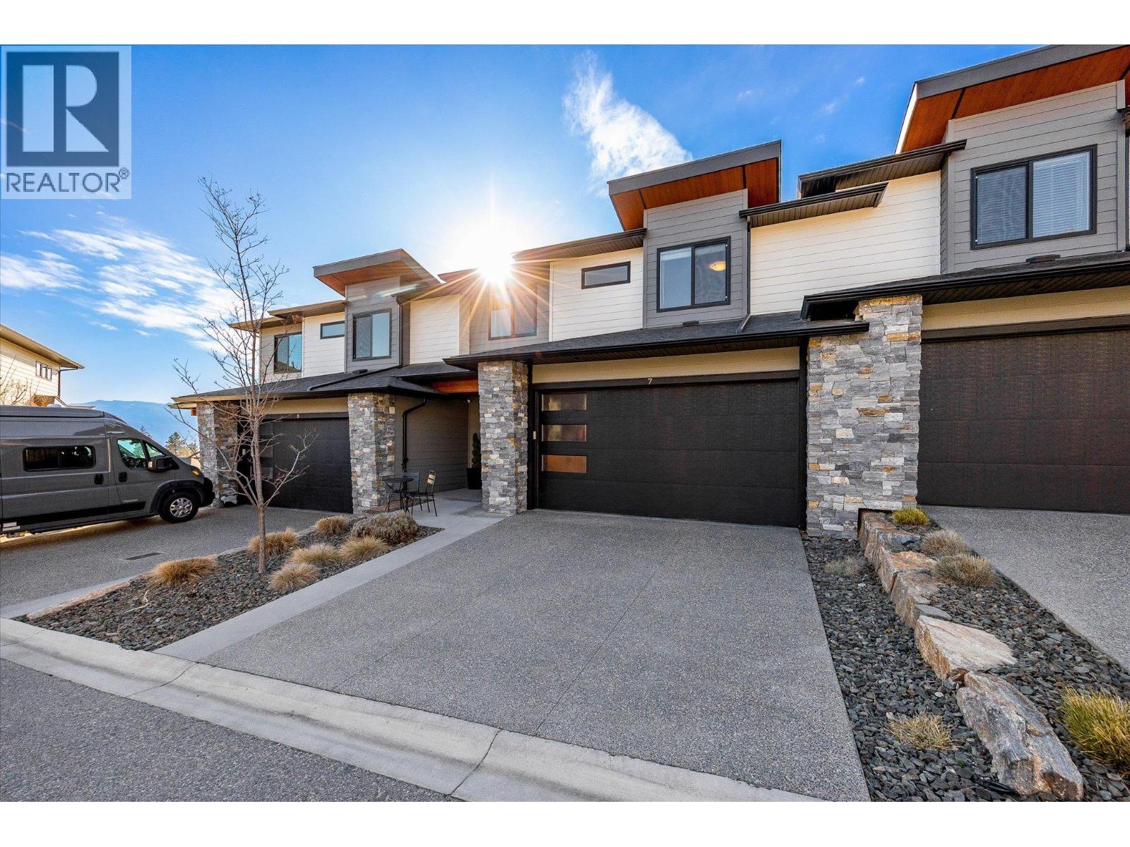 7 2575 Eagle Ridge Drive, West Kelowna