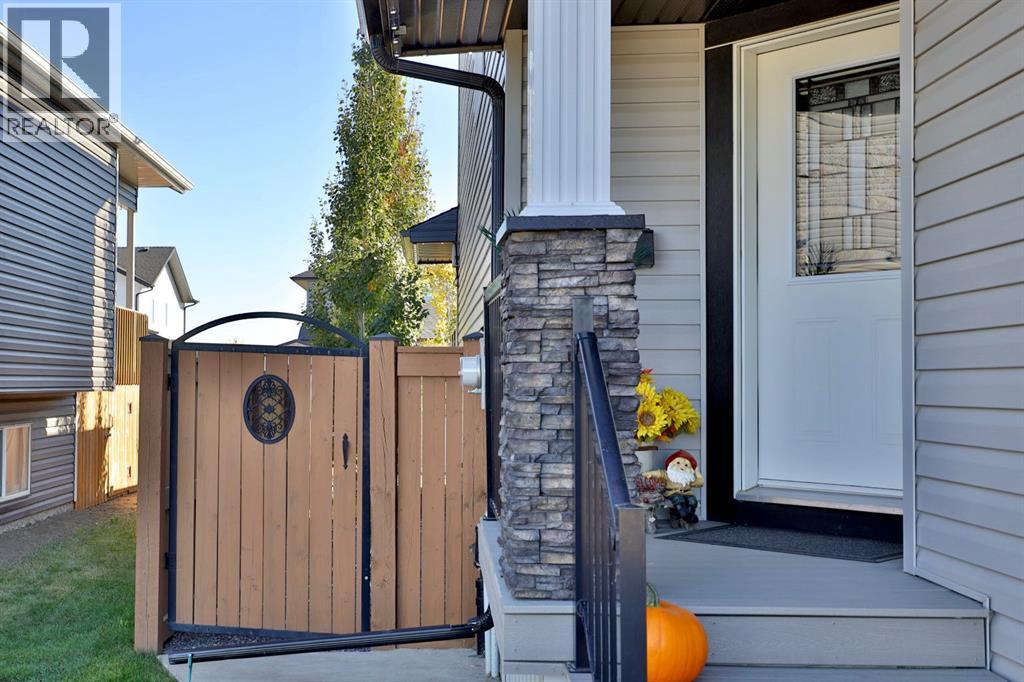 2607 63 Street - Photo 2 of 41, Camrose, Alberta