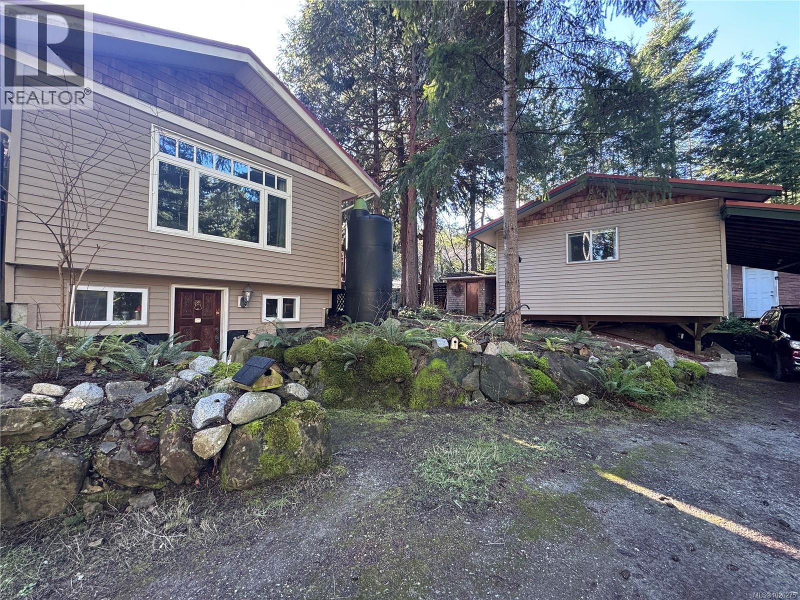559 Blitz Rd, Mayne Island
