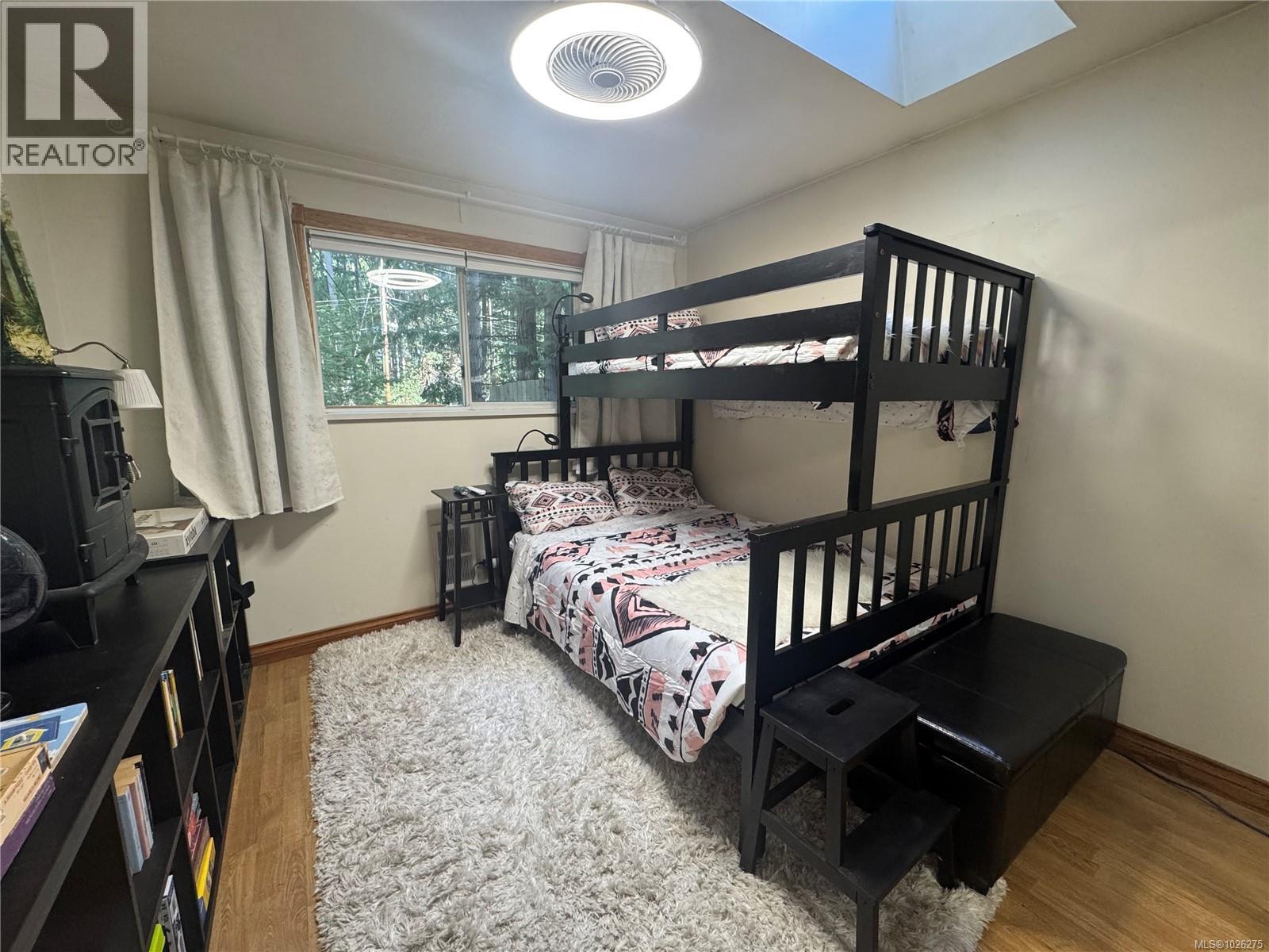 559 Blitz Rd, Mayne Island