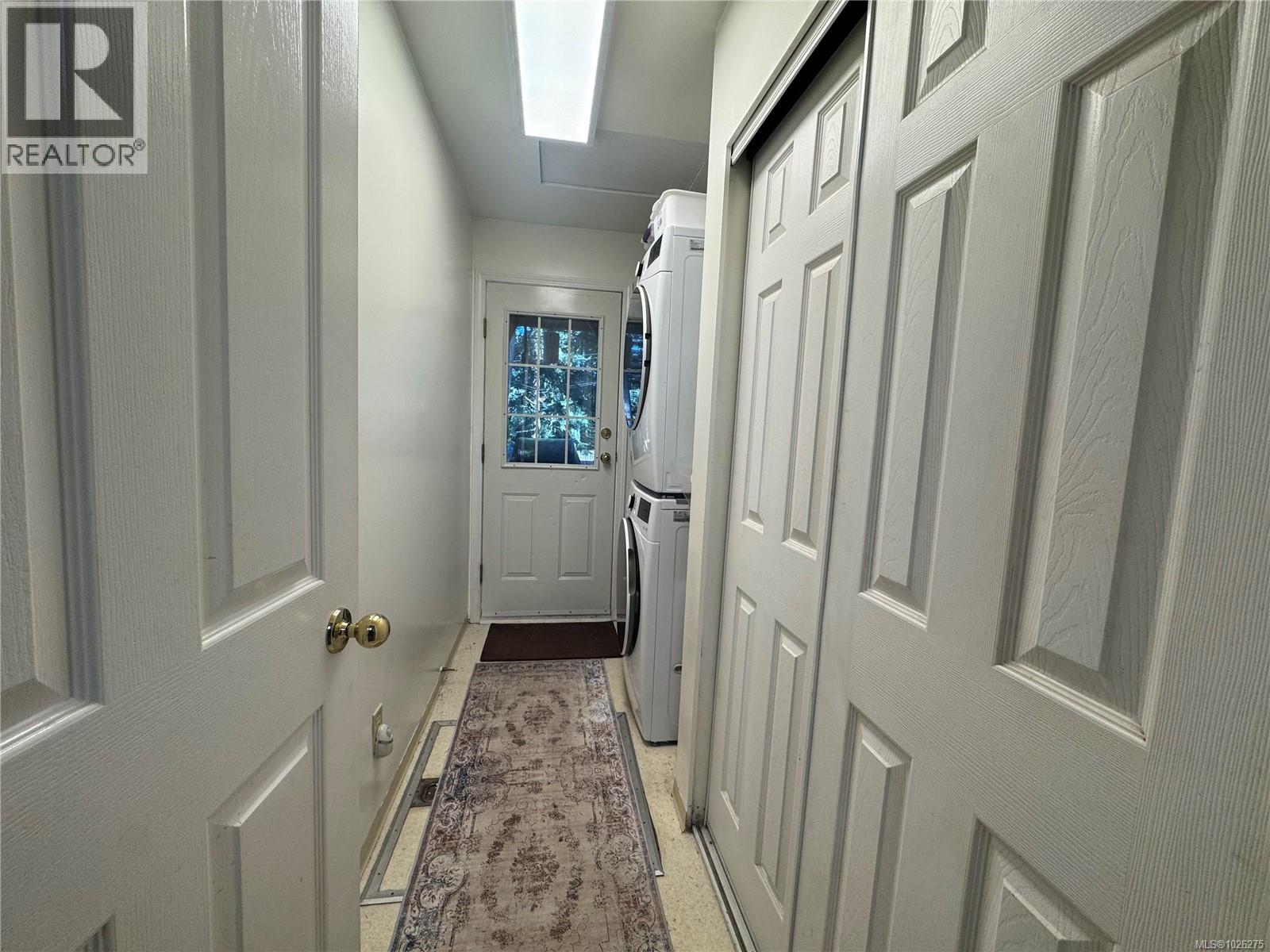 559 Blitz Rd, Mayne Island