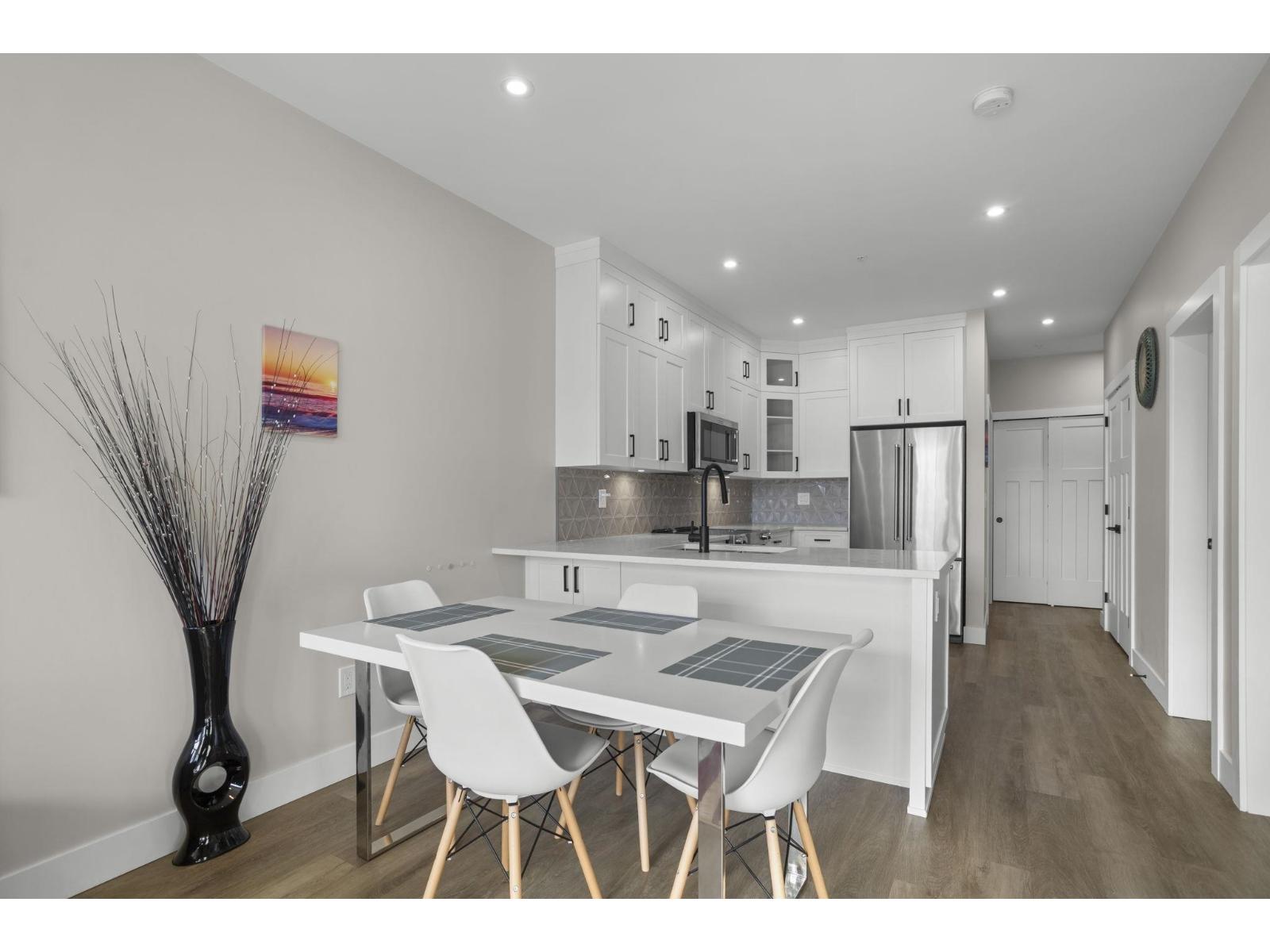 307 470 ESPLANADE AVENUE, Harrison Hot Springs, Harrison Hot Springs