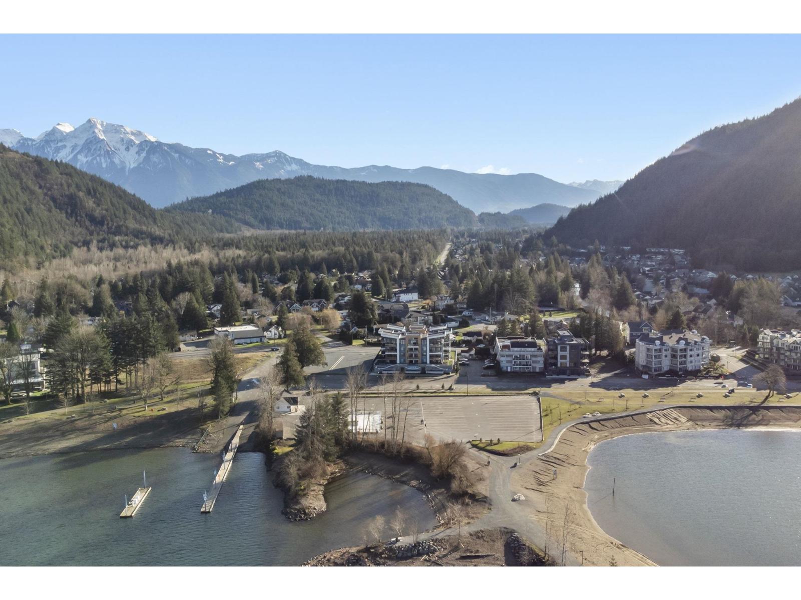 307 470 ESPLANADE AVENUE, Harrison Hot Springs, Harrison Hot Springs