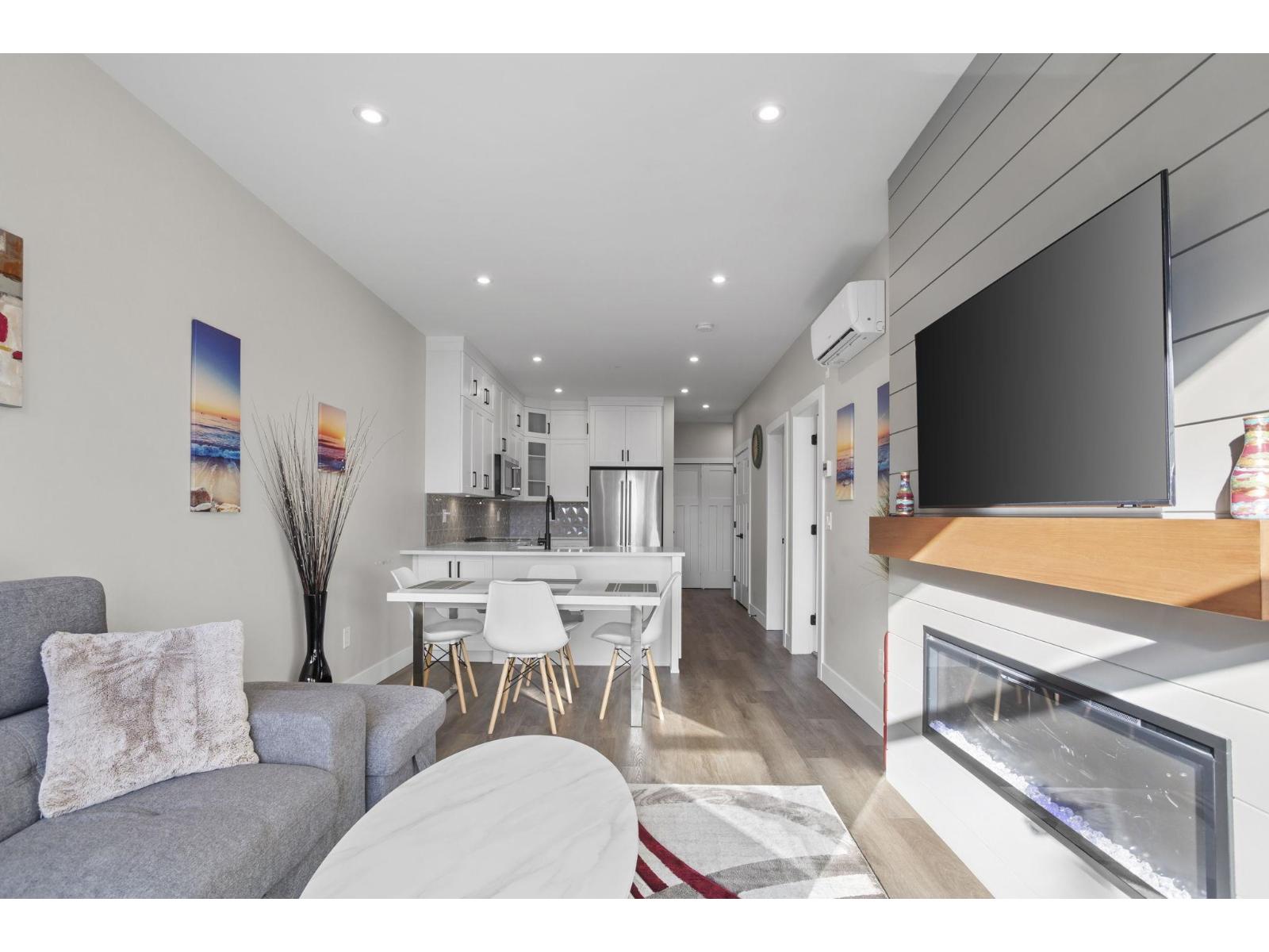 307 470 ESPLANADE AVENUE, Harrison Hot Springs, Harrison Hot Springs