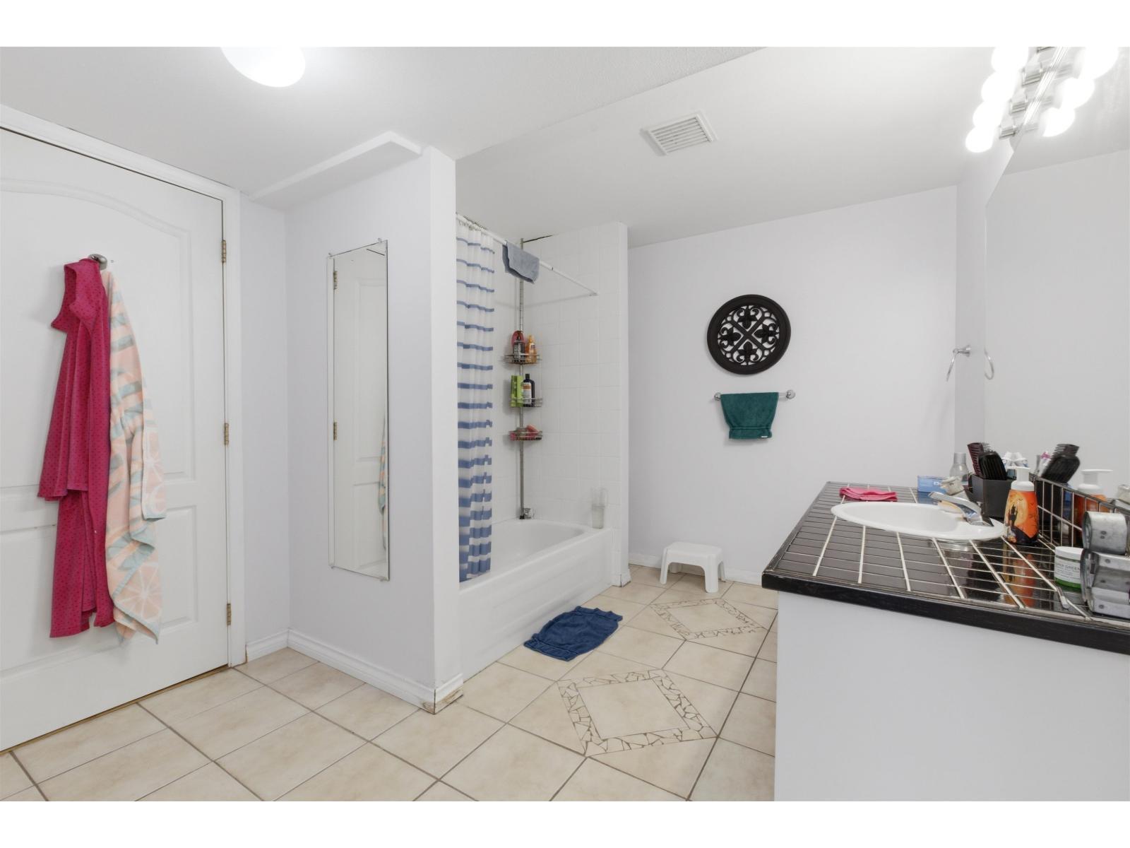 4570 MAYSFIELD CRESCENT, Langley