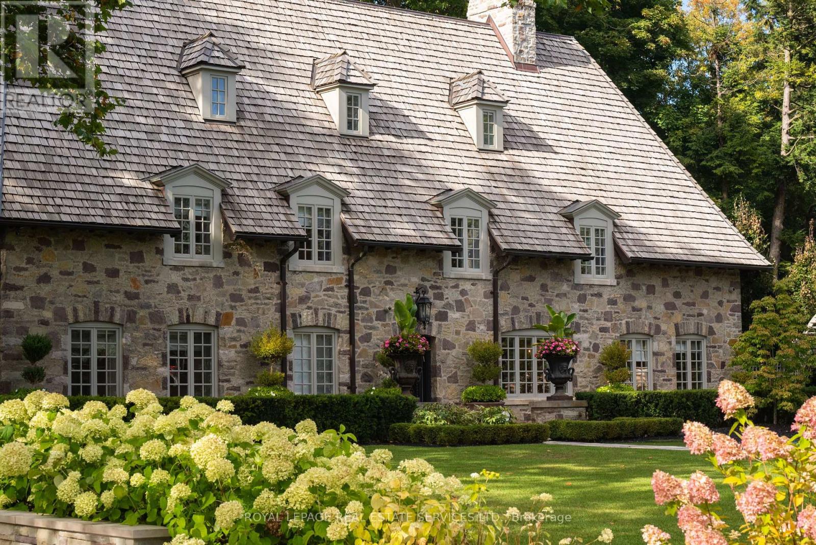 Listing photo of 108 SANDRINGHAM DRIVE