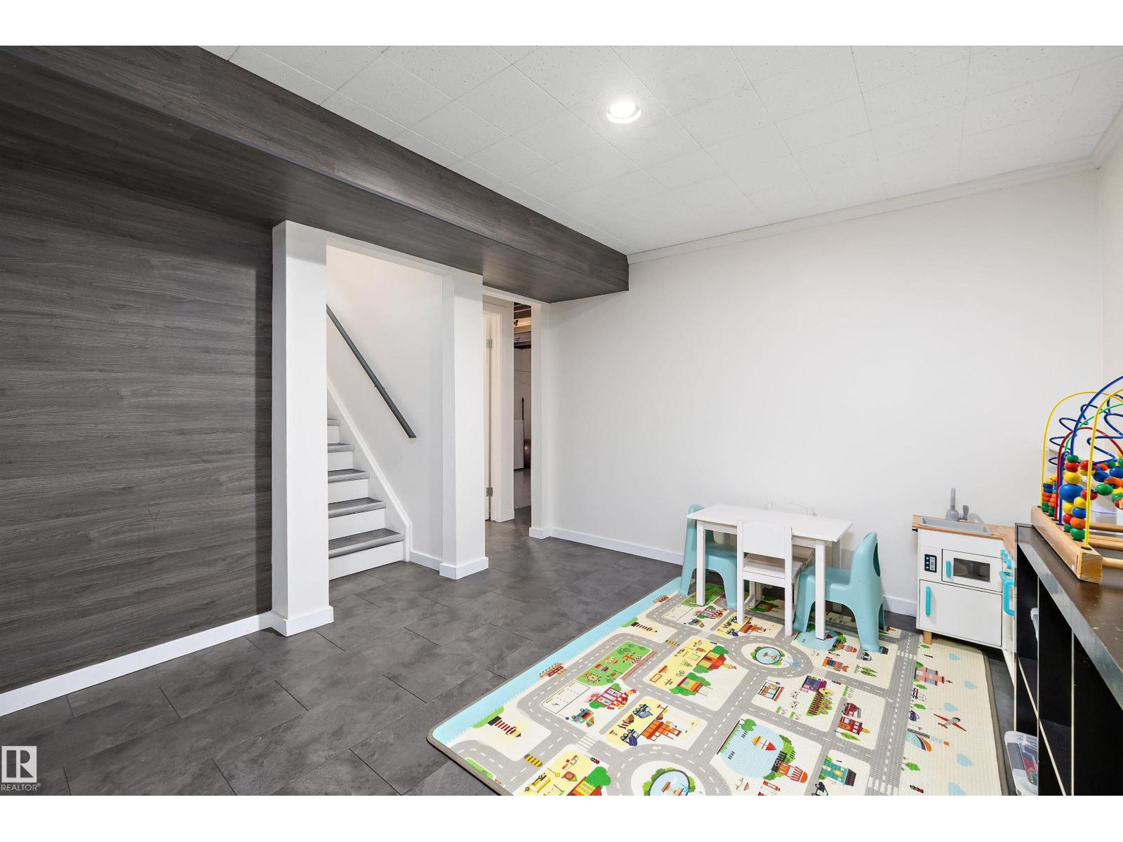 Single Family House Bungalow for Sale in  BEACON CR St. Albert 