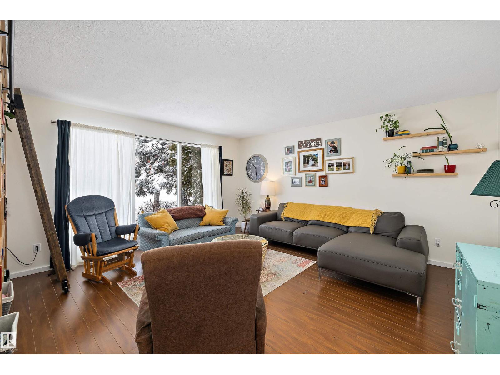 Single Family House Bungalow for Sale in  BEACON CR St. Albert 