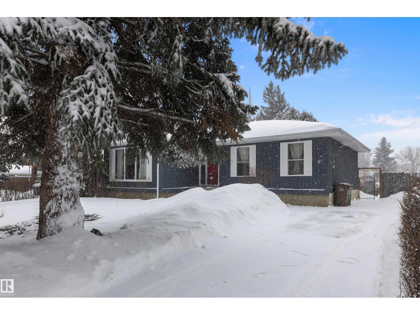 Single Family House Bungalow for Sale in  BEACON CR St. Albert 
