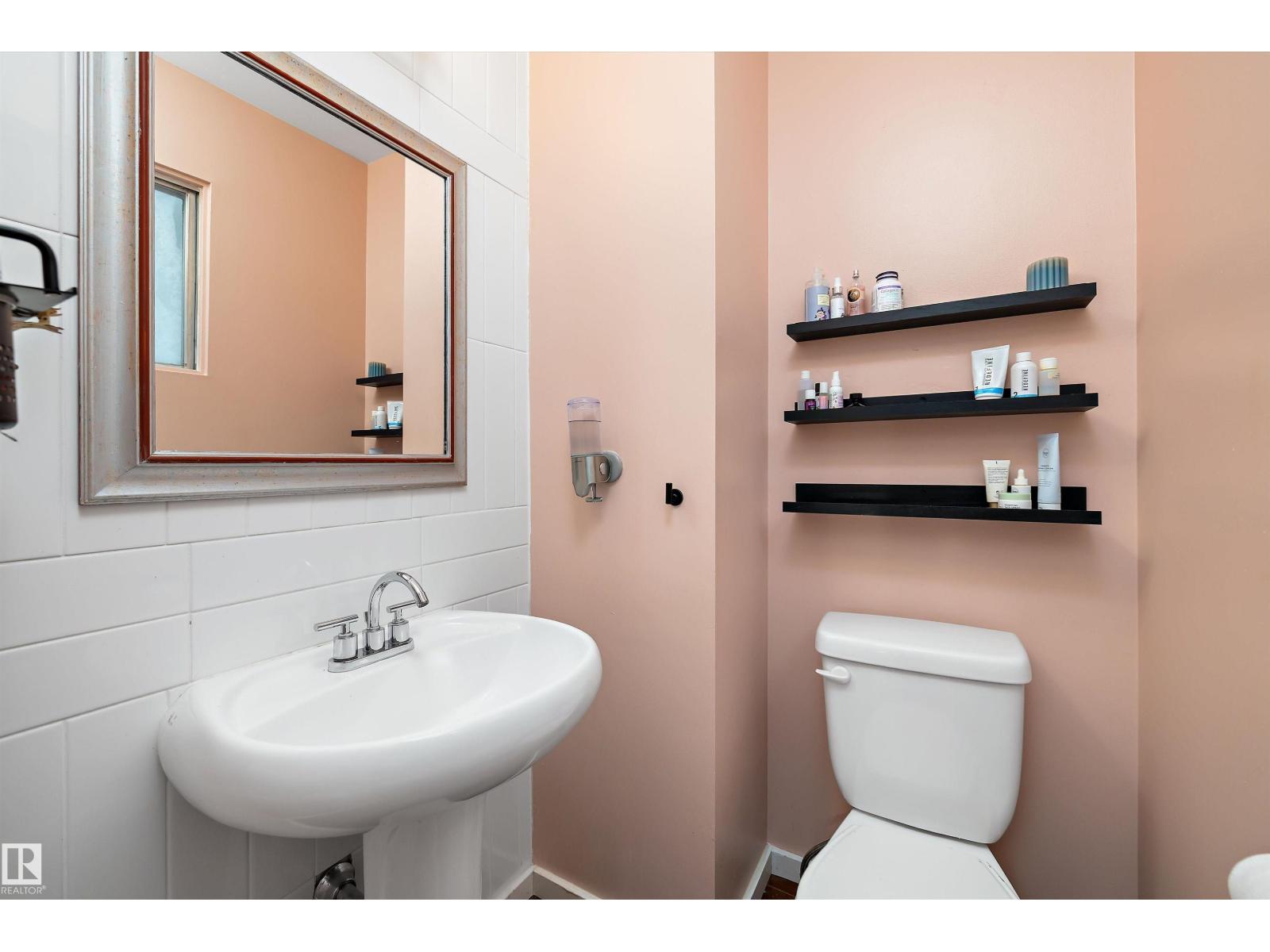 Single Family House Bungalow for Sale in  BEACON CR St. Albert 