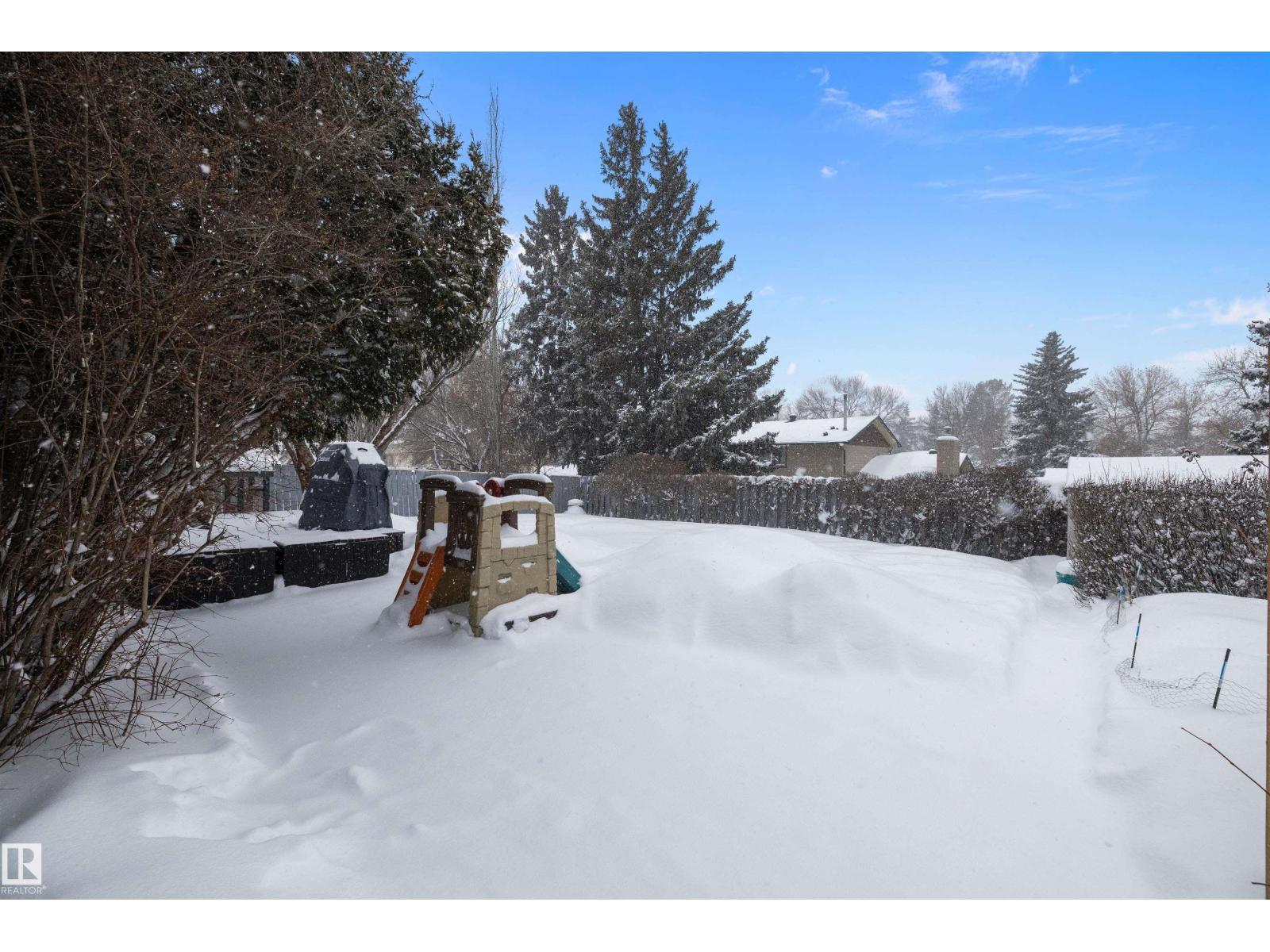 Single Family House Bungalow for Sale in  BEACON CR St. Albert 