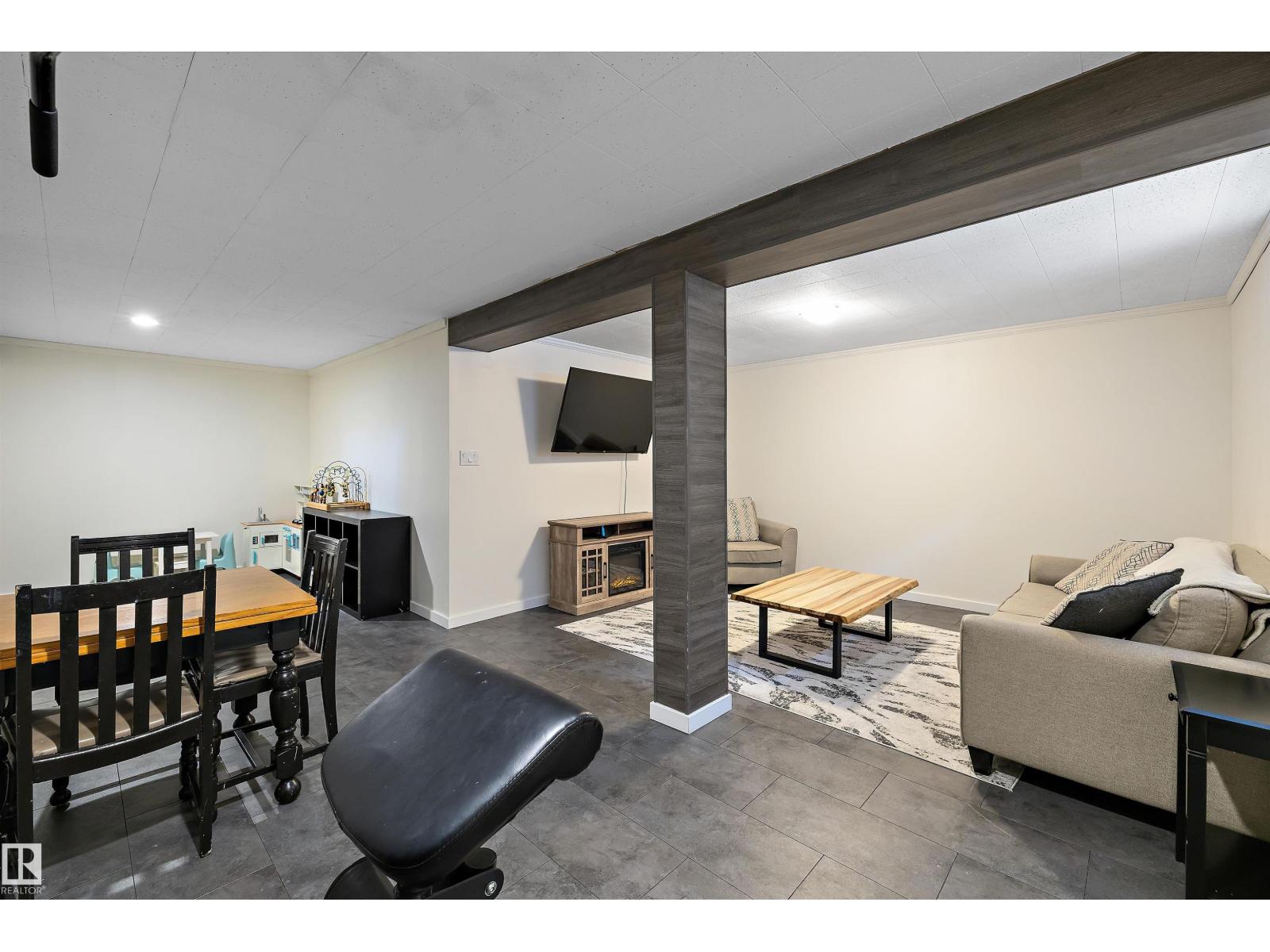 Single Family House Bungalow for Sale in  BEACON CR St. Albert 