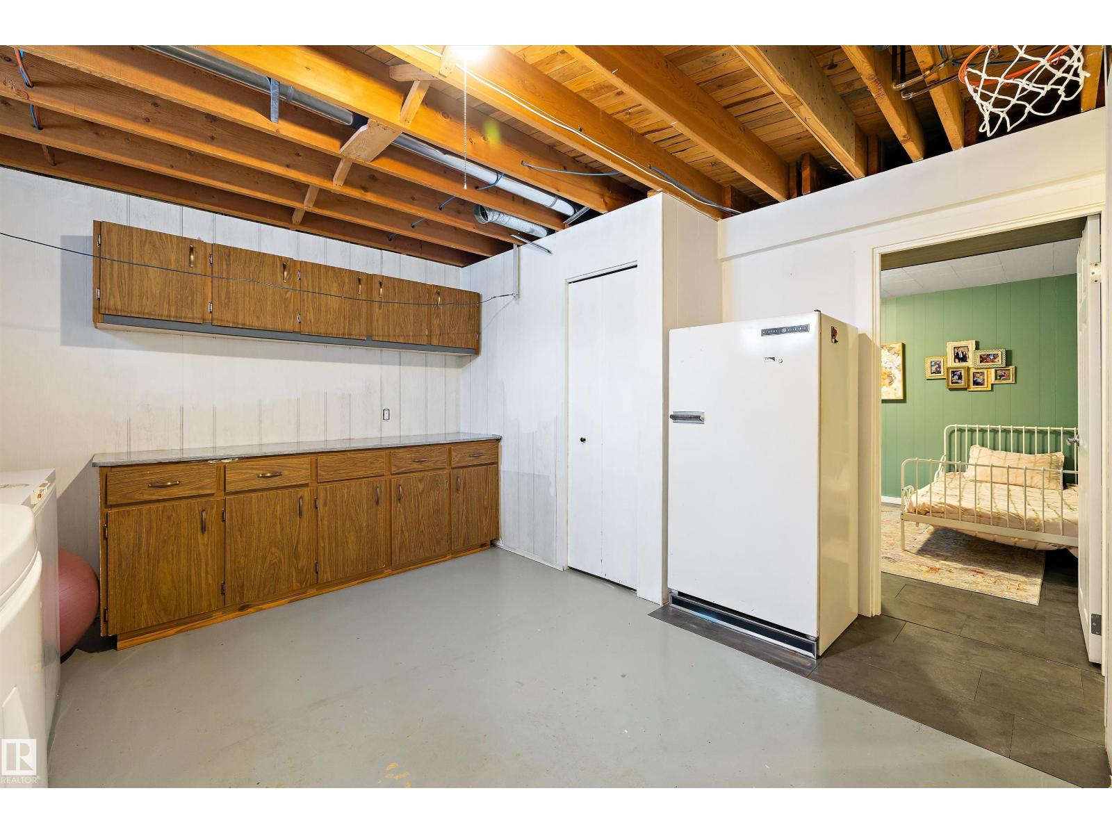 Single Family House Bungalow for Sale in  BEACON CR St. Albert 