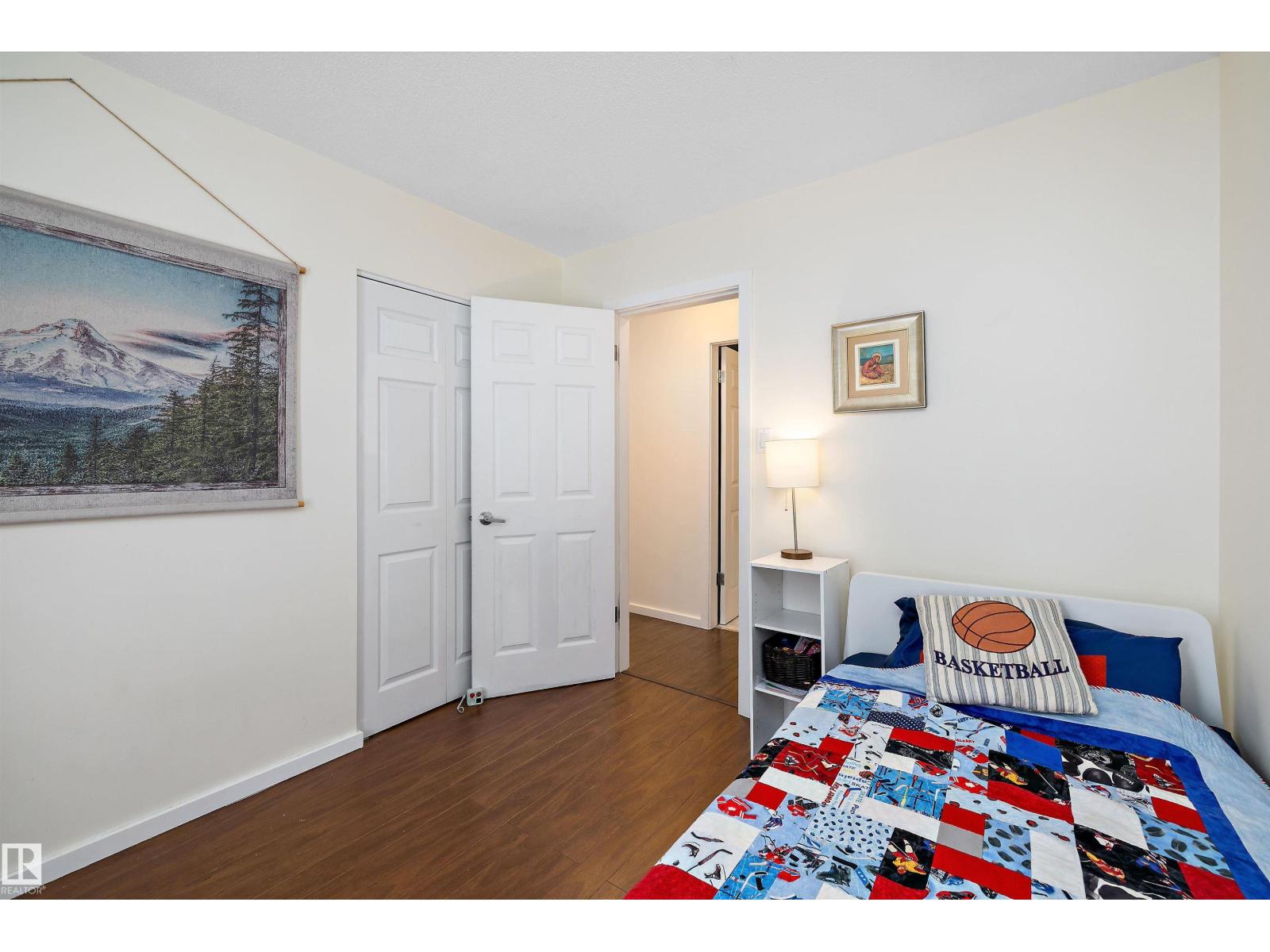 Single Family House Bungalow for Sale in  BEACON CR St. Albert 