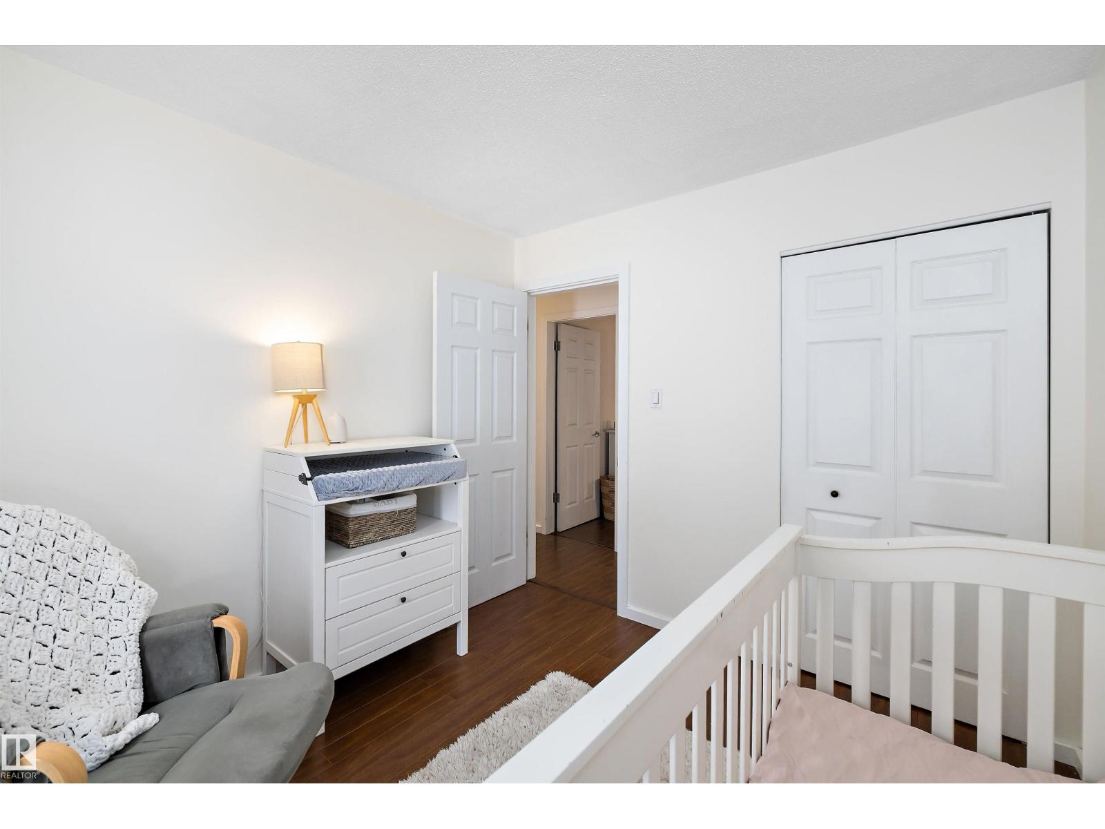 Single Family House Bungalow for Sale in  BEACON CR St. Albert 